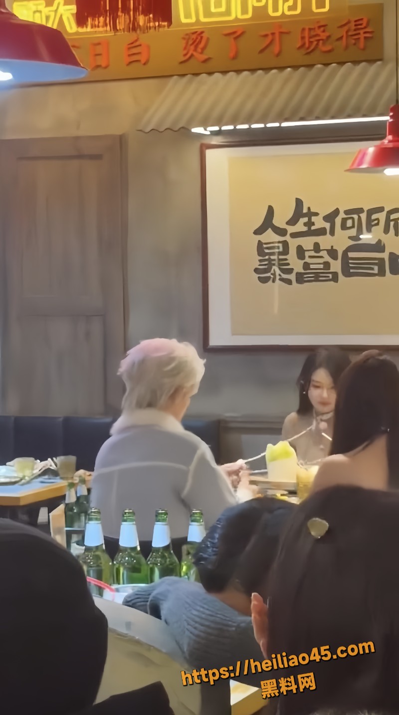 美女1