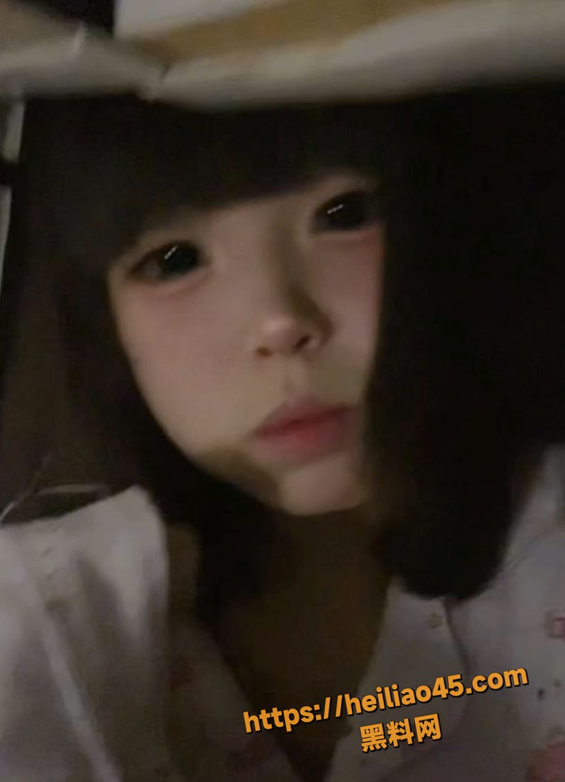 美乳翘臀8