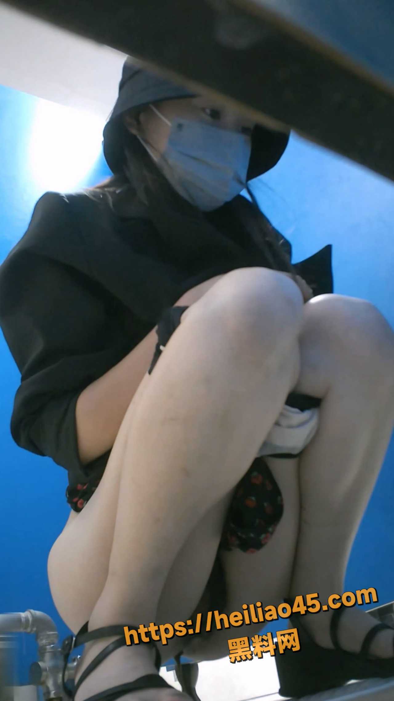 各类美女露脸放尿