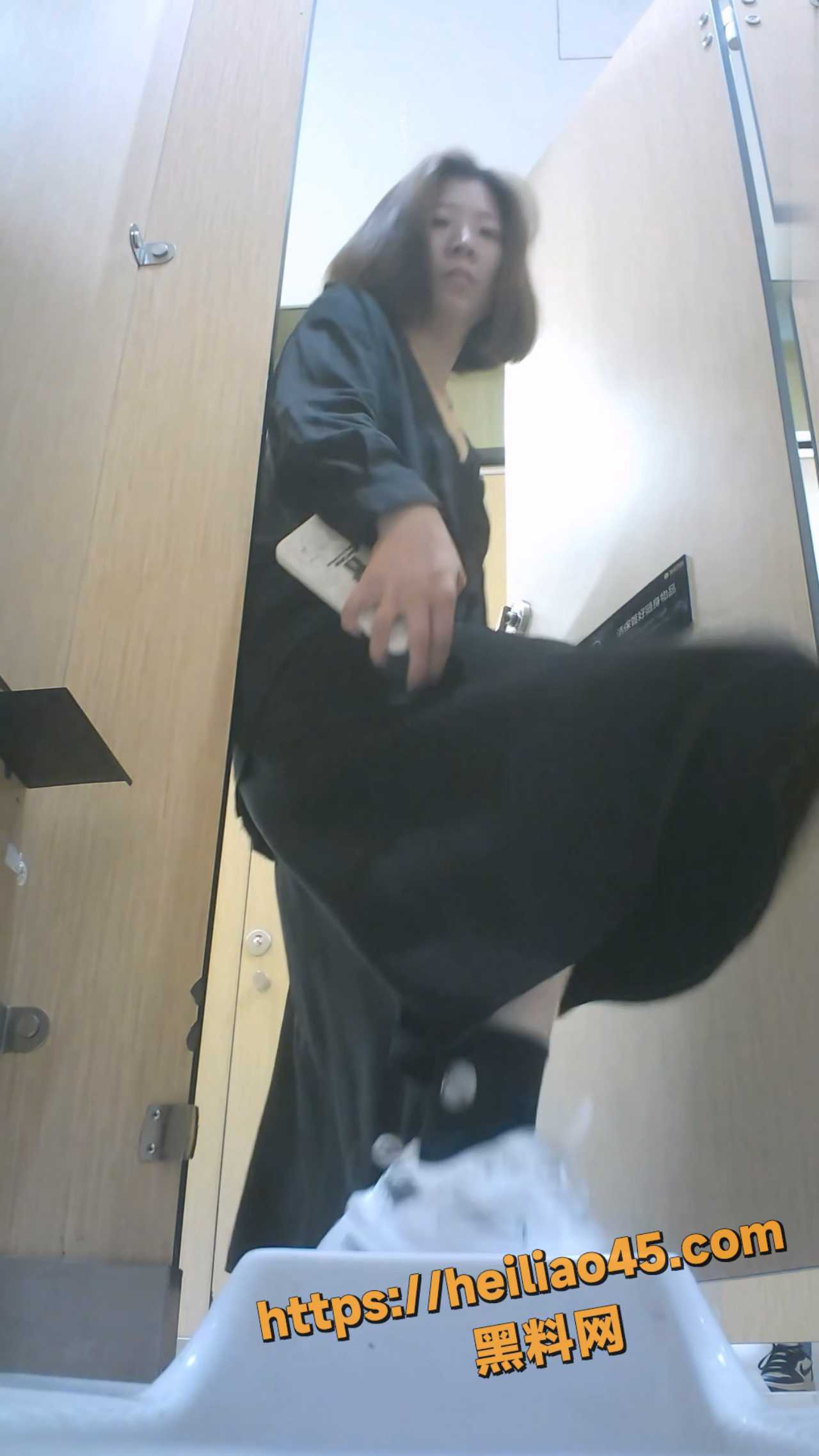 露脸出镜