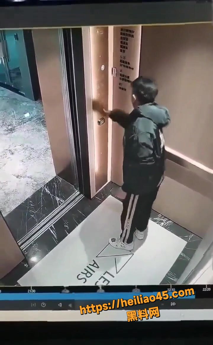 精神小伙电梯抽象操作2