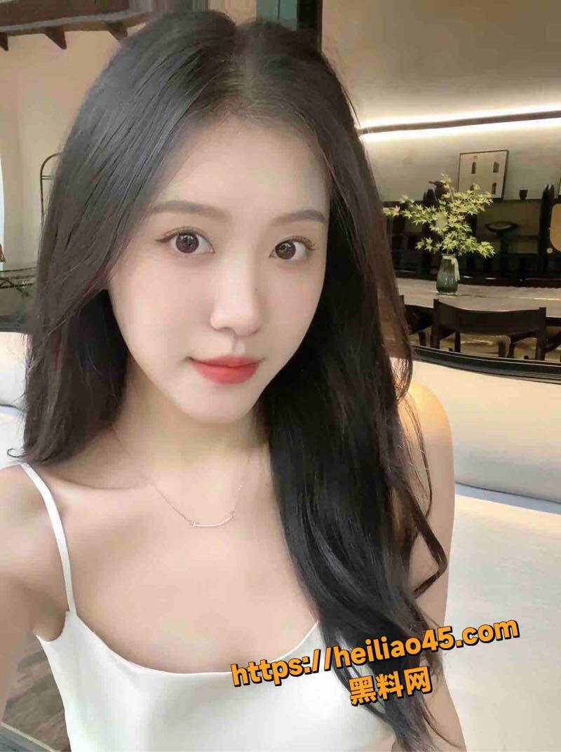 兰州学院王娜自拍福利3