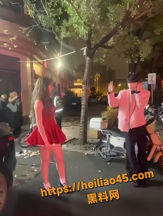 小仙女当众揭发男友3