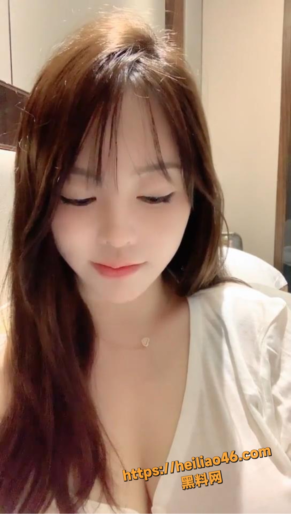 巨乳御姐直播揉捏美乳1