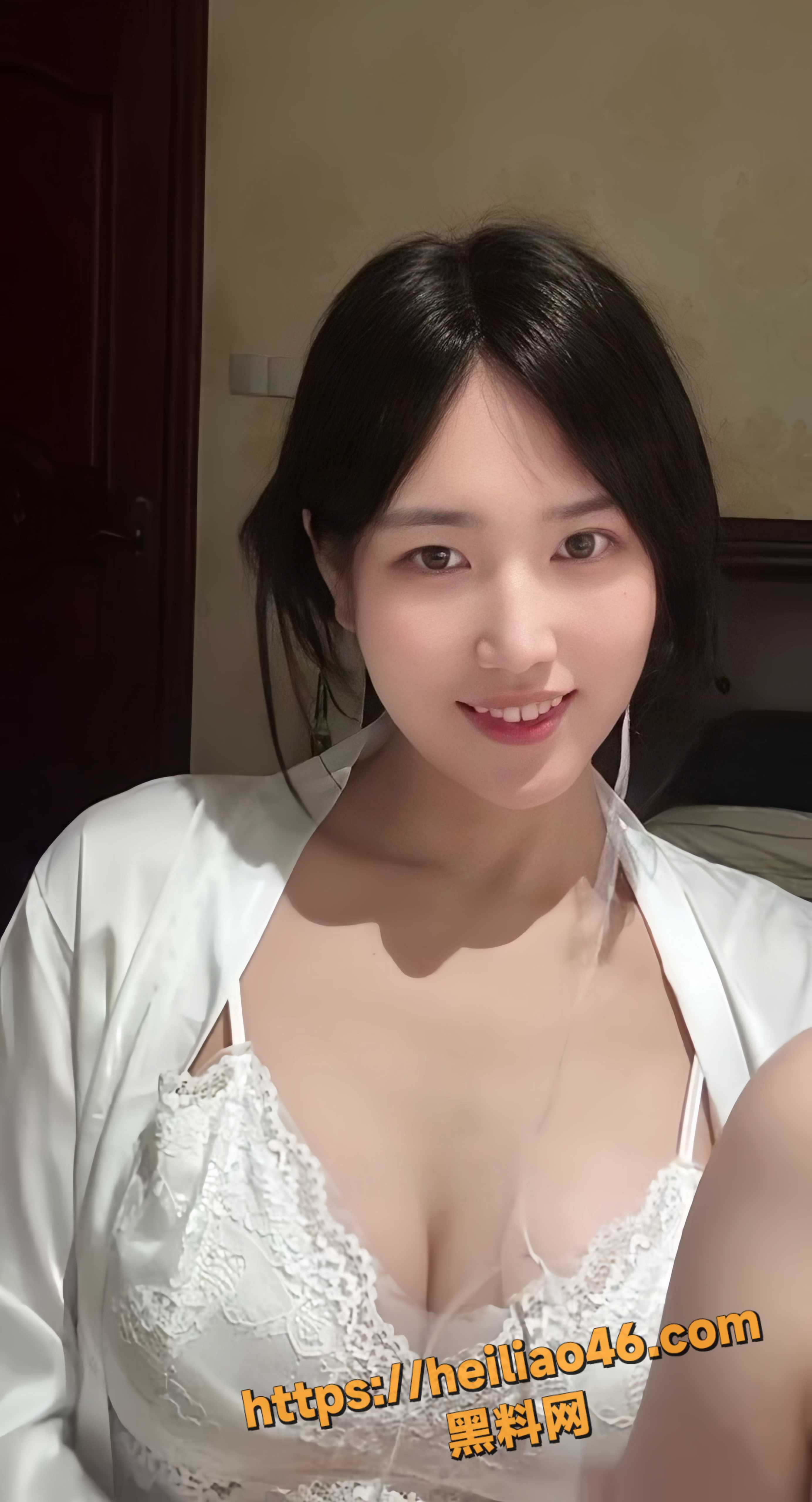 网红小羽ASMR首次漏点福利1