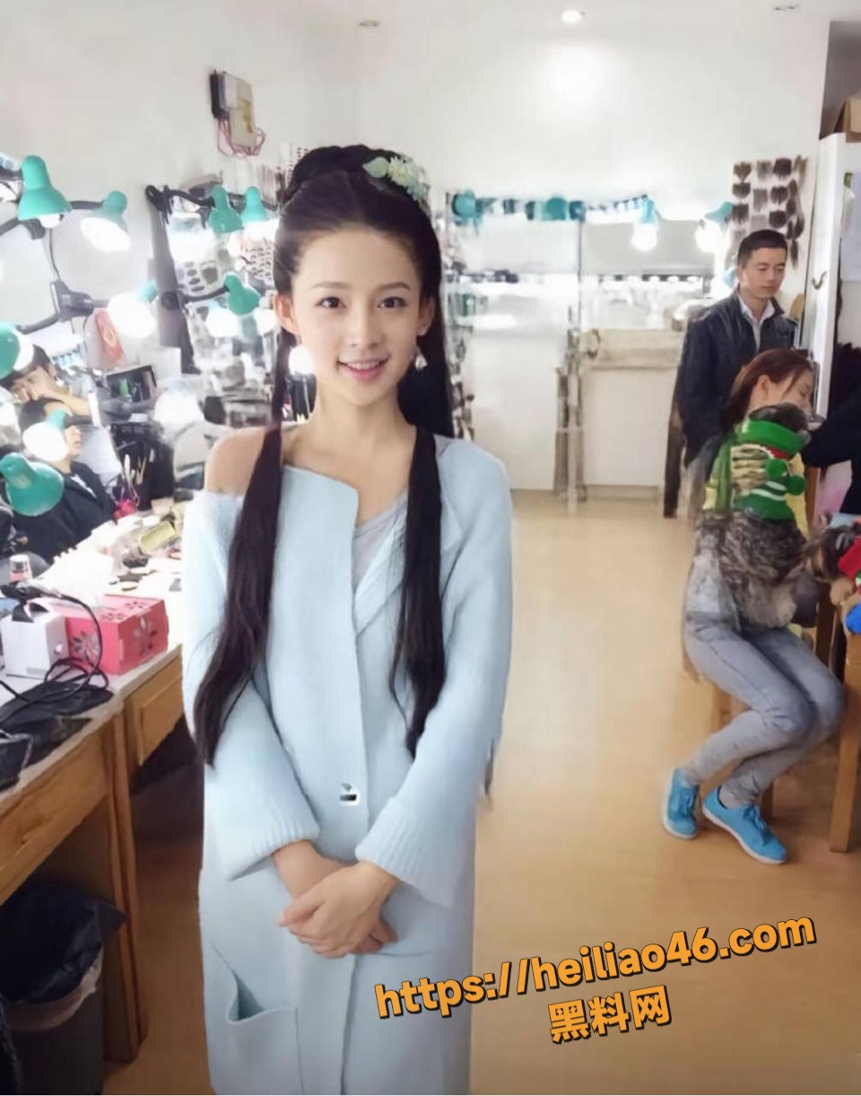 李沁整容后精致面容3