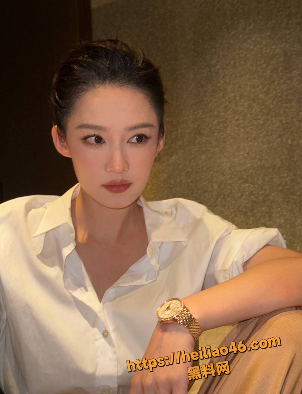 李沁整容后精致面容10