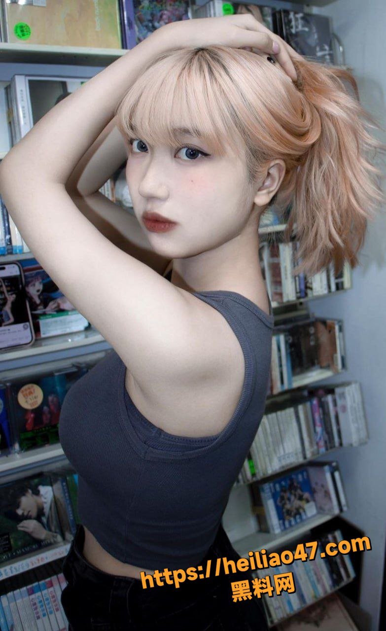 ins网红岩婷珊全裸自拍2