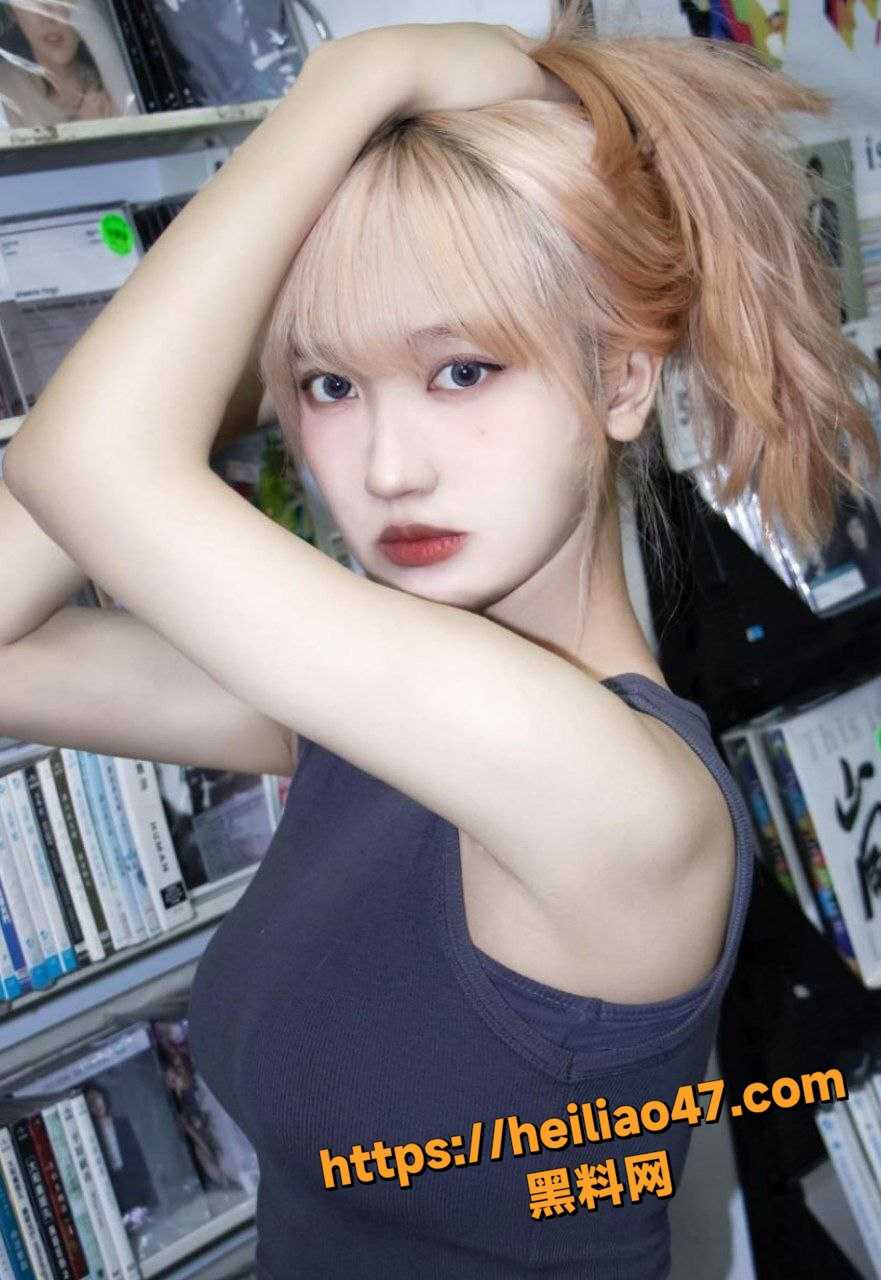 网红岩婷珊裸照曝光1