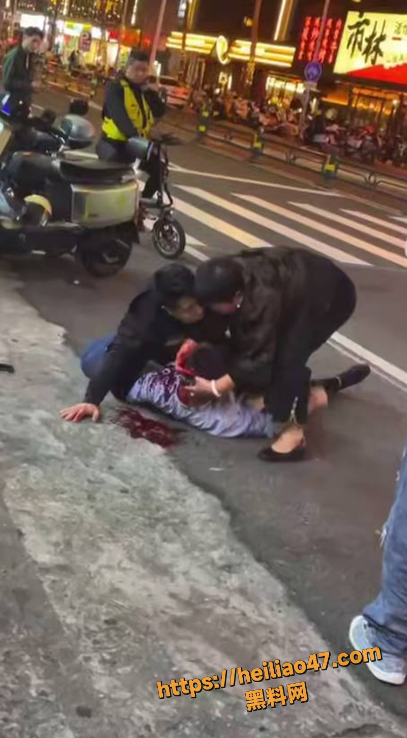 鲜血狂喷