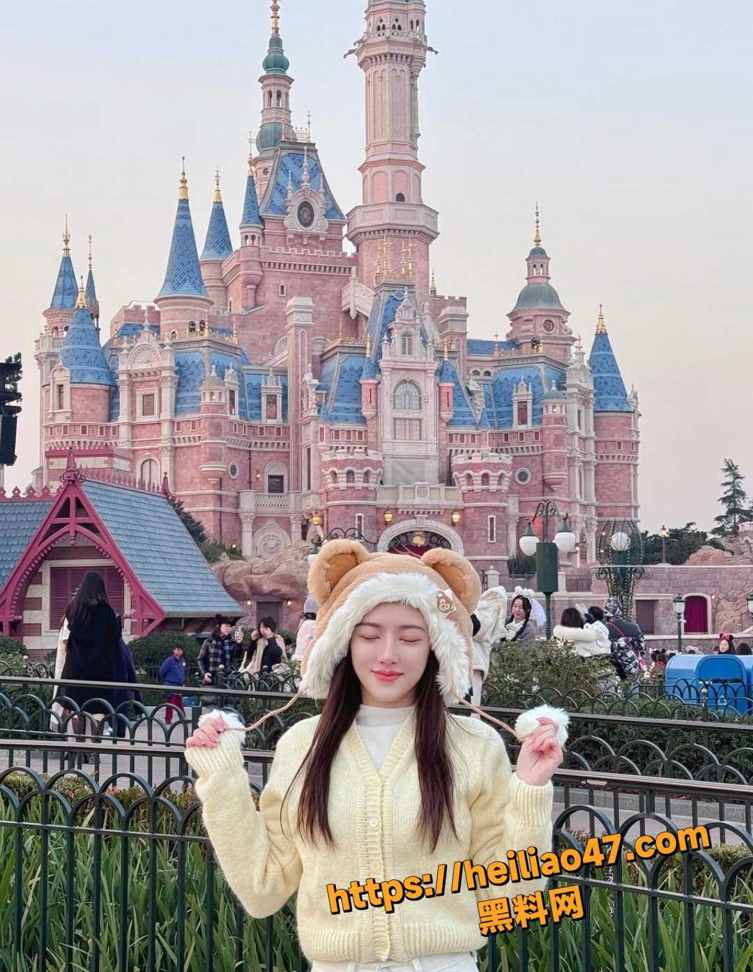 美乳翘臀4