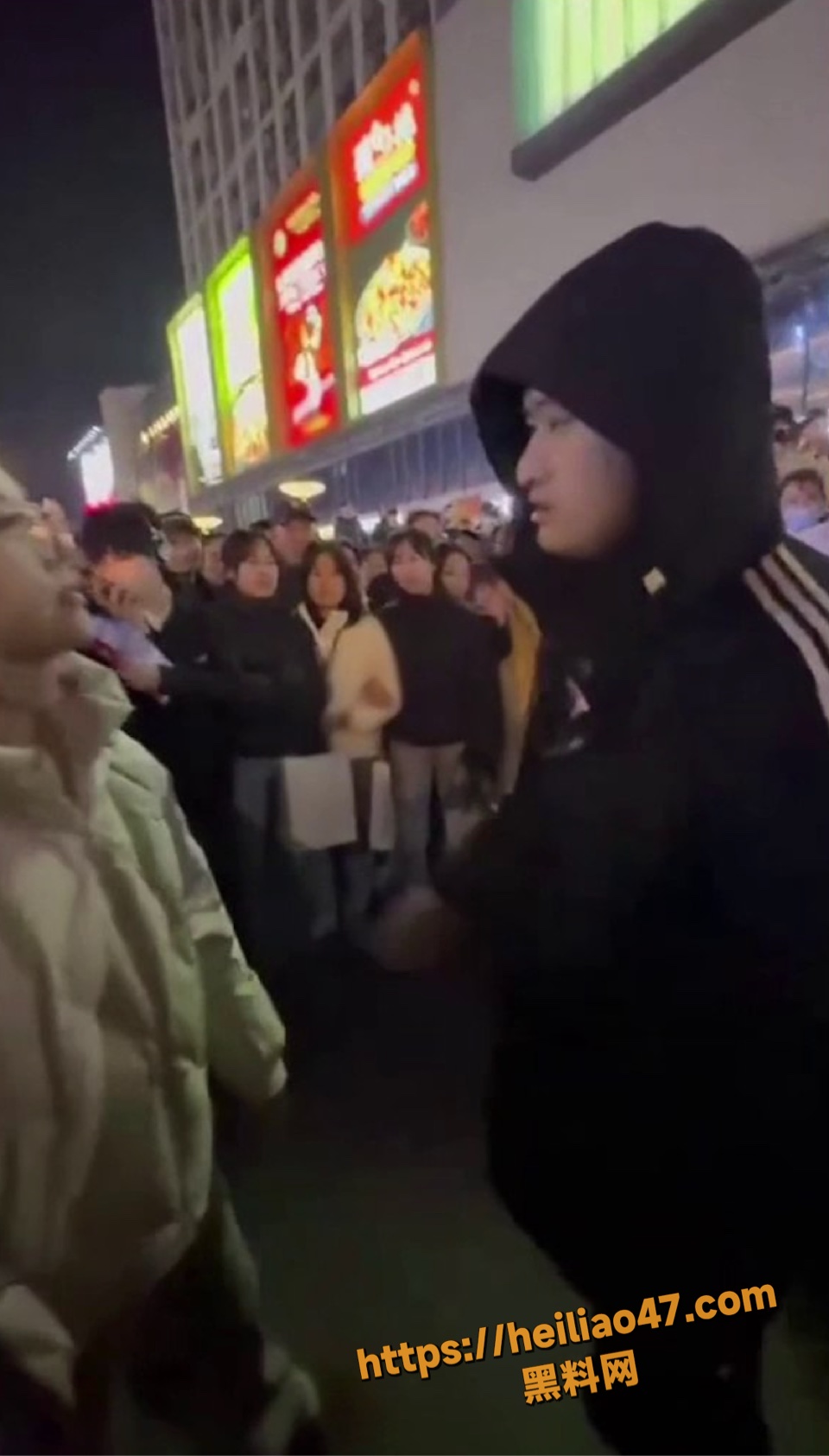大连原配维权混战现场视频1