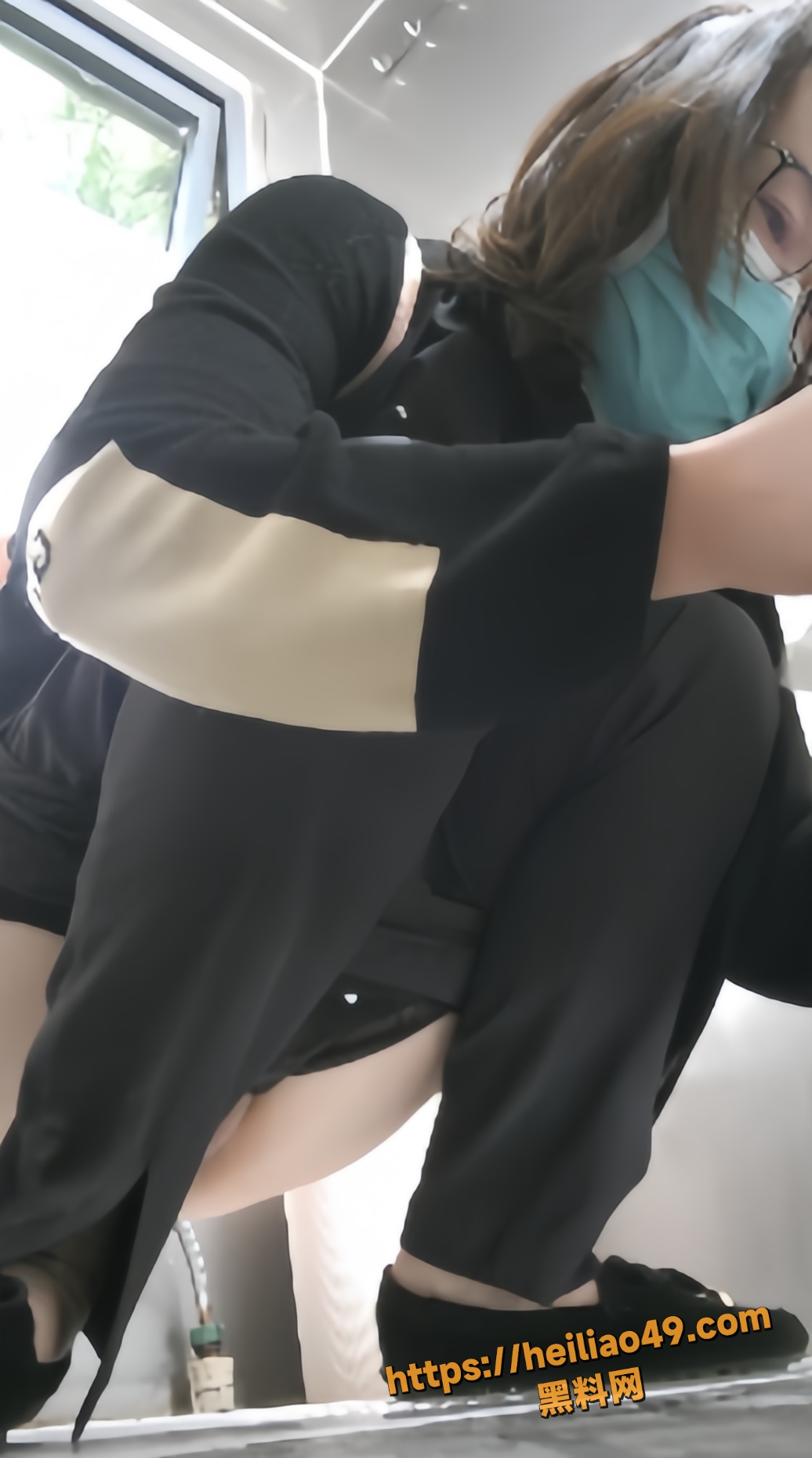 高清全景女厕所偷拍1