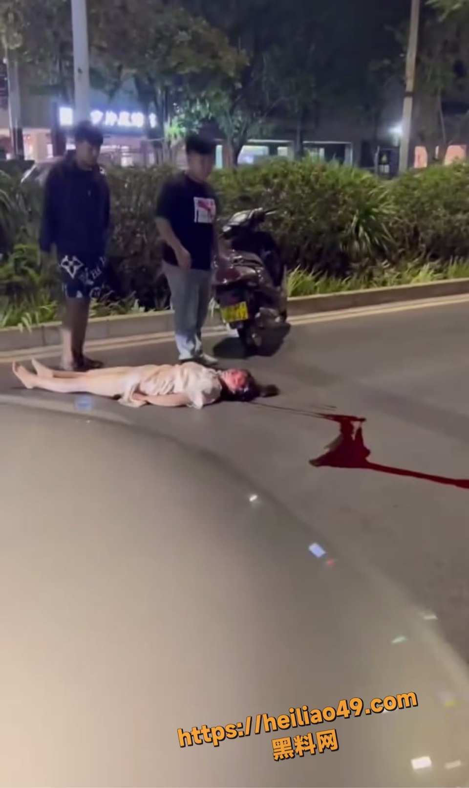 鬼火少年街头撞人血腥现场2