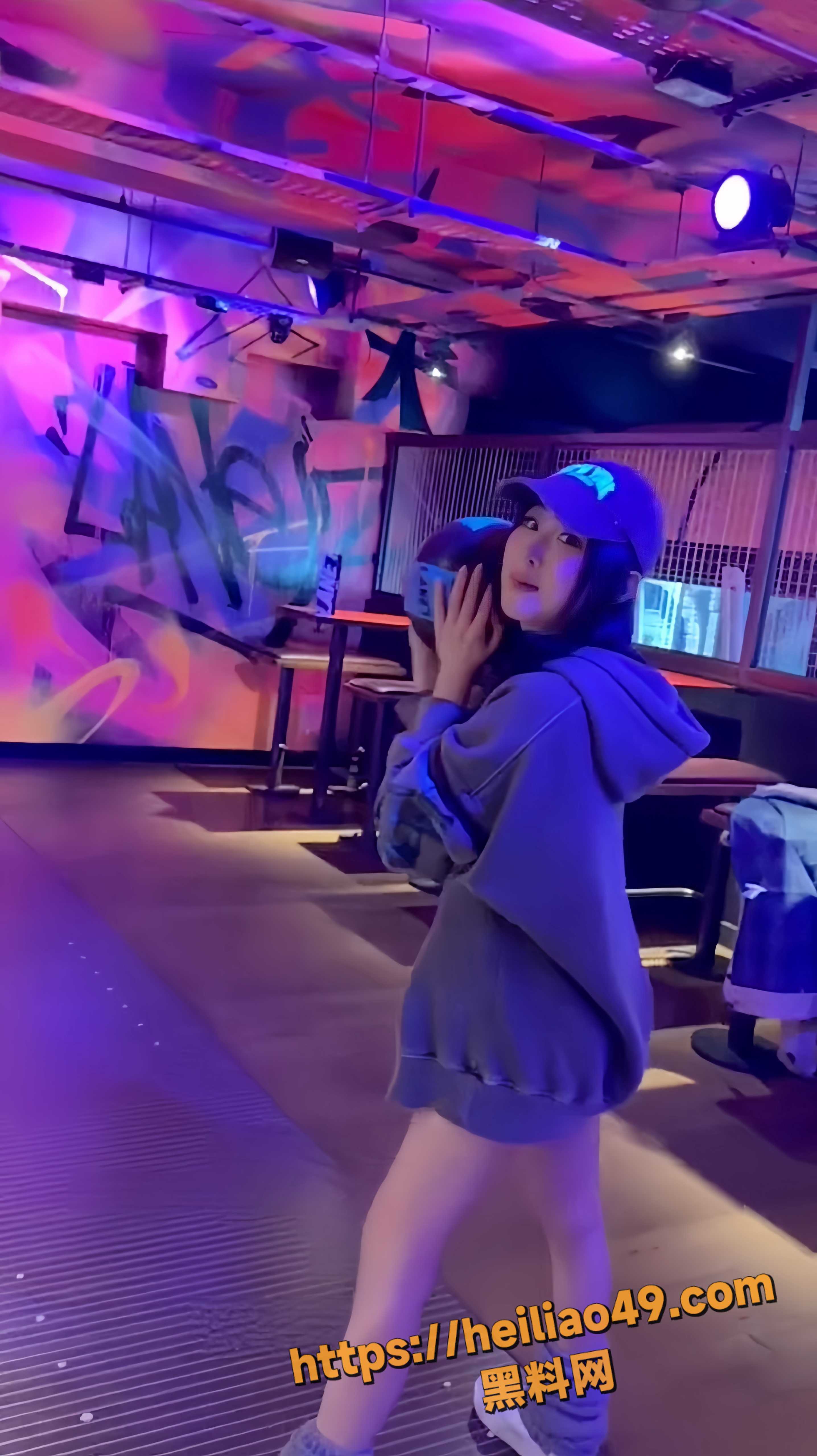 噗噗保龄球馆约会1