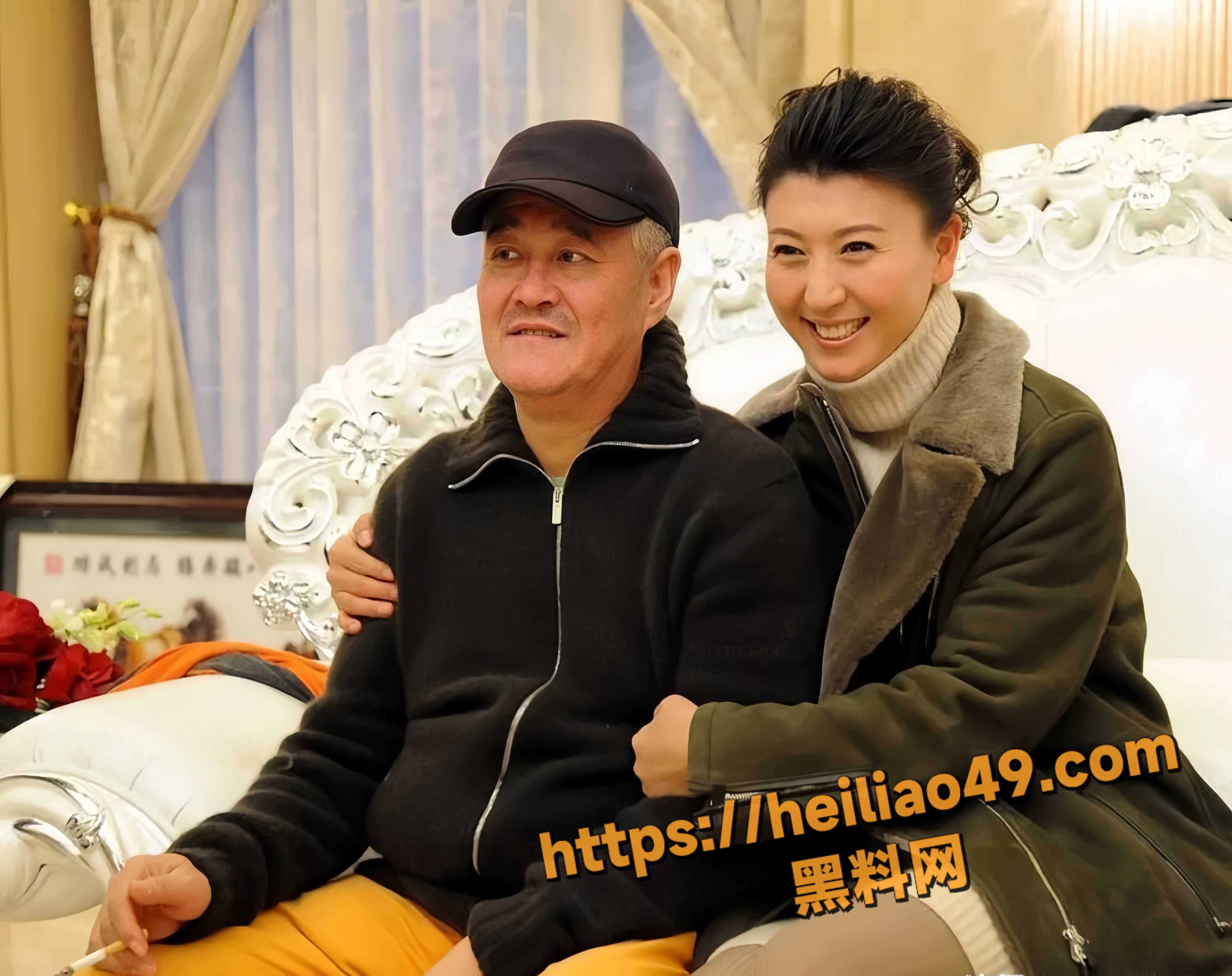 闫学晶直播哭穷14