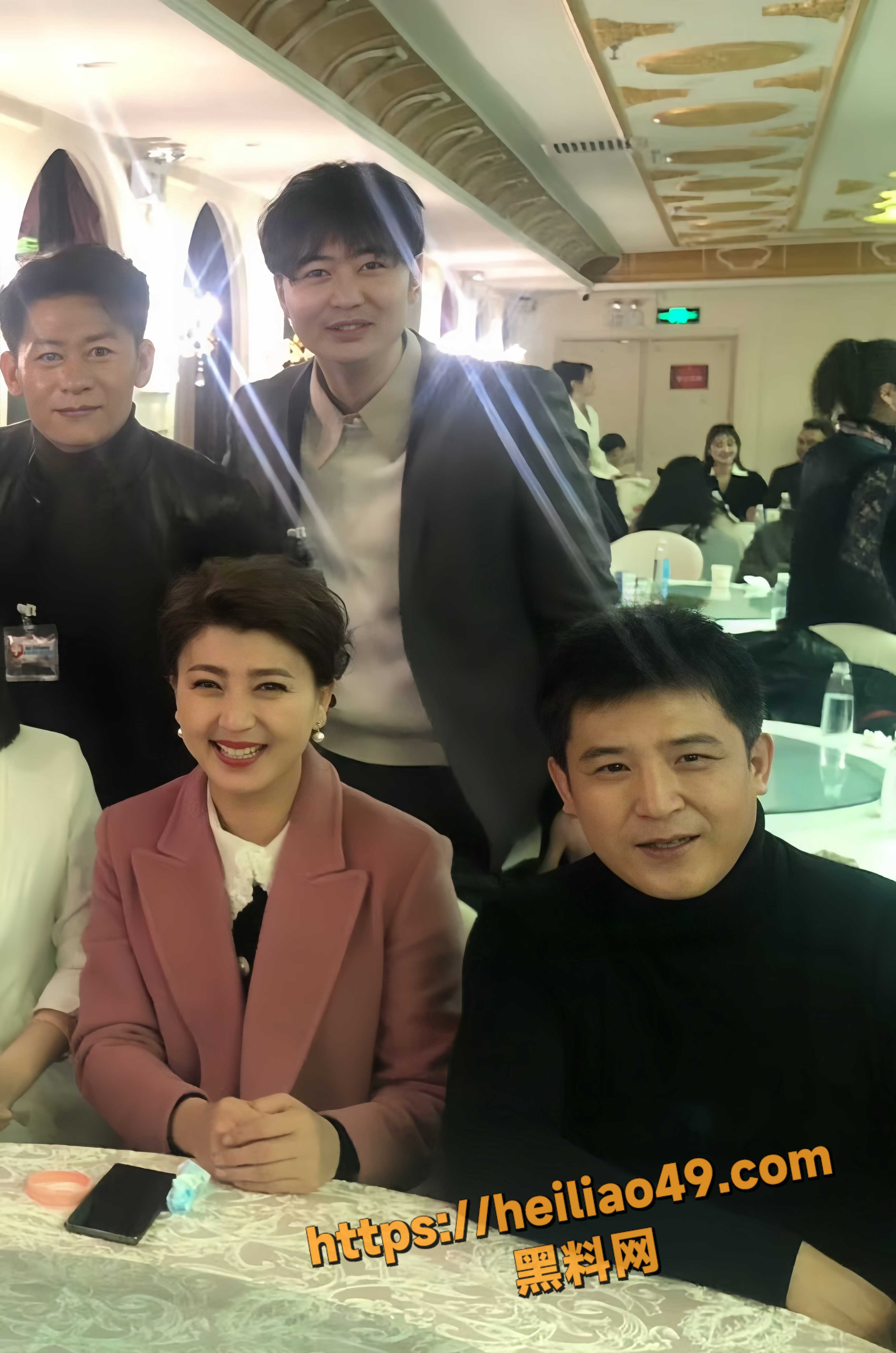 闫学晶直播哭穷15