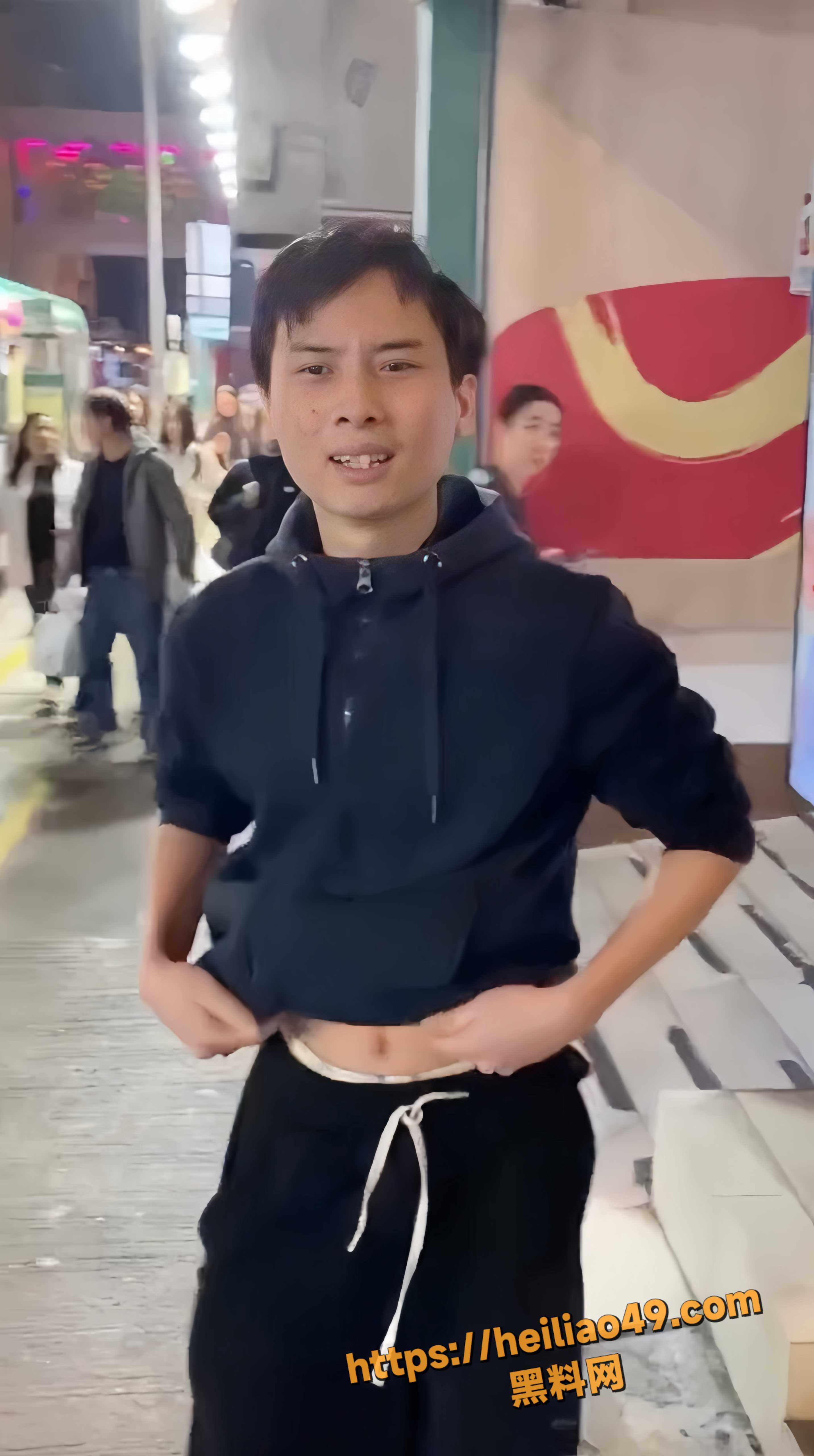 香港街头直播尿尿视频2