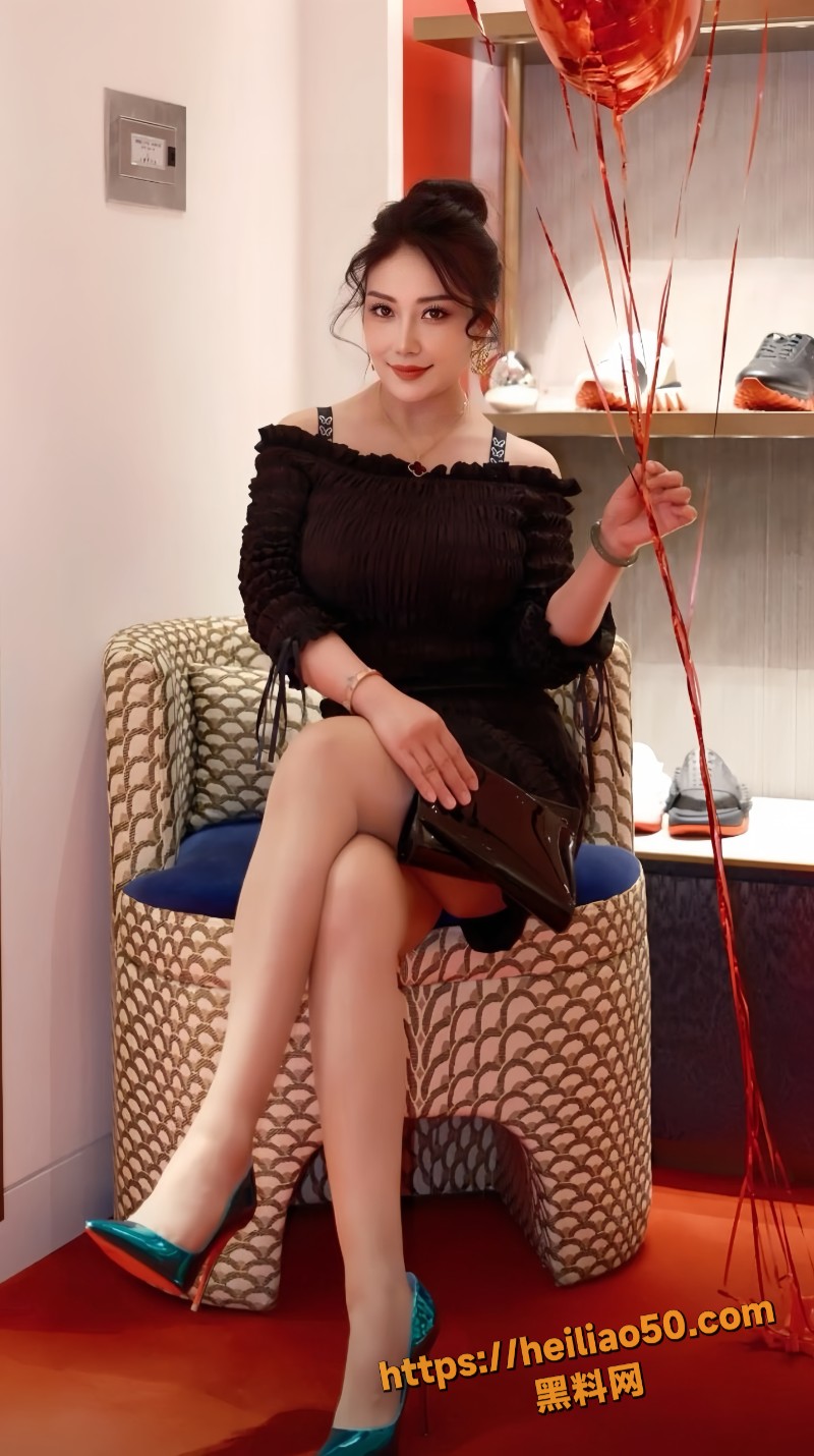 抖音性感女神秋芊月