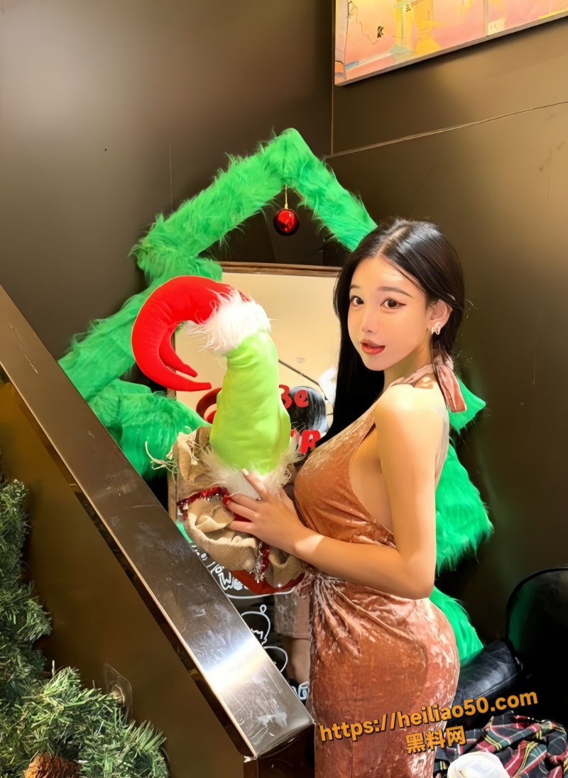sibyl是女巫 裸聊自慰