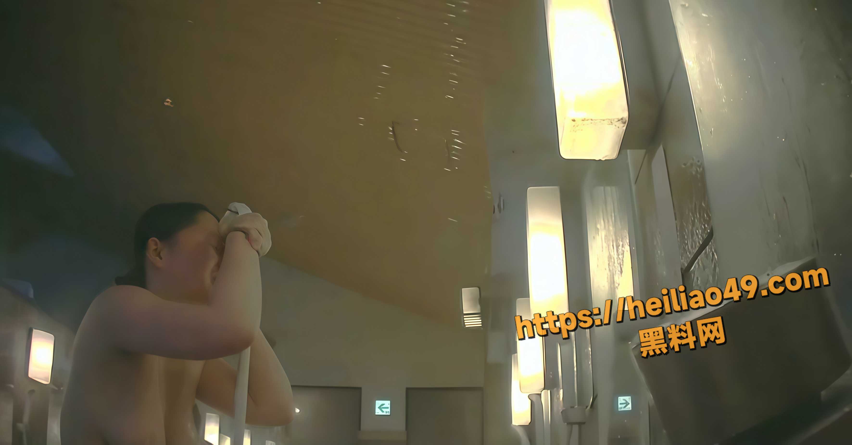真实偷拍少妇洗澡2