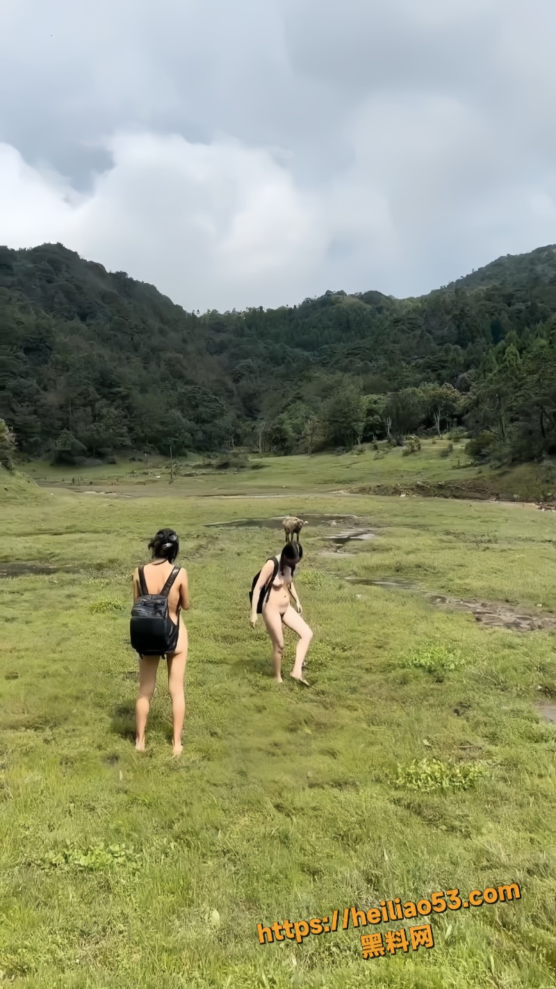 户外露出博主cikaimoon 