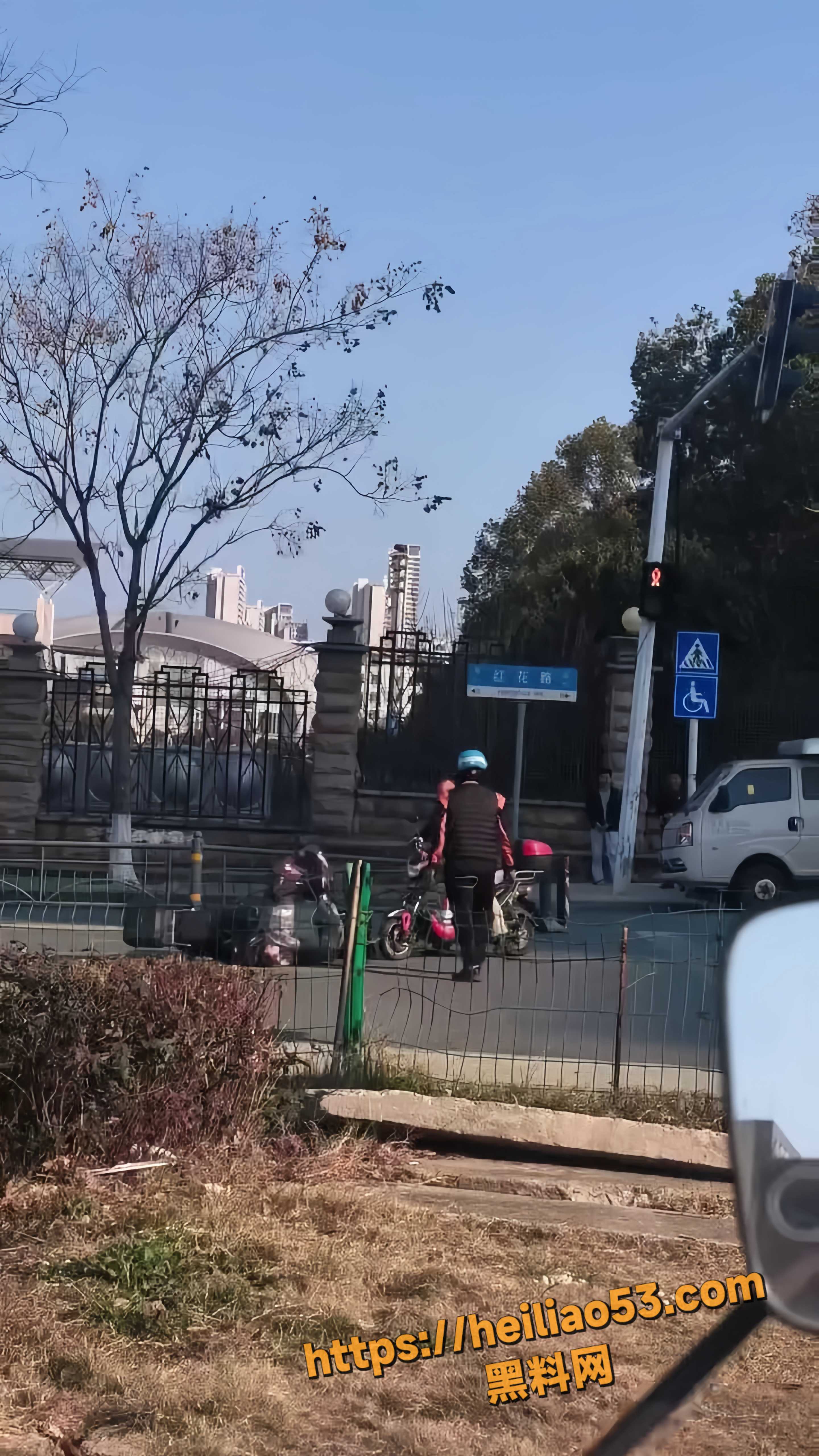 外卖小哥打架视频2
