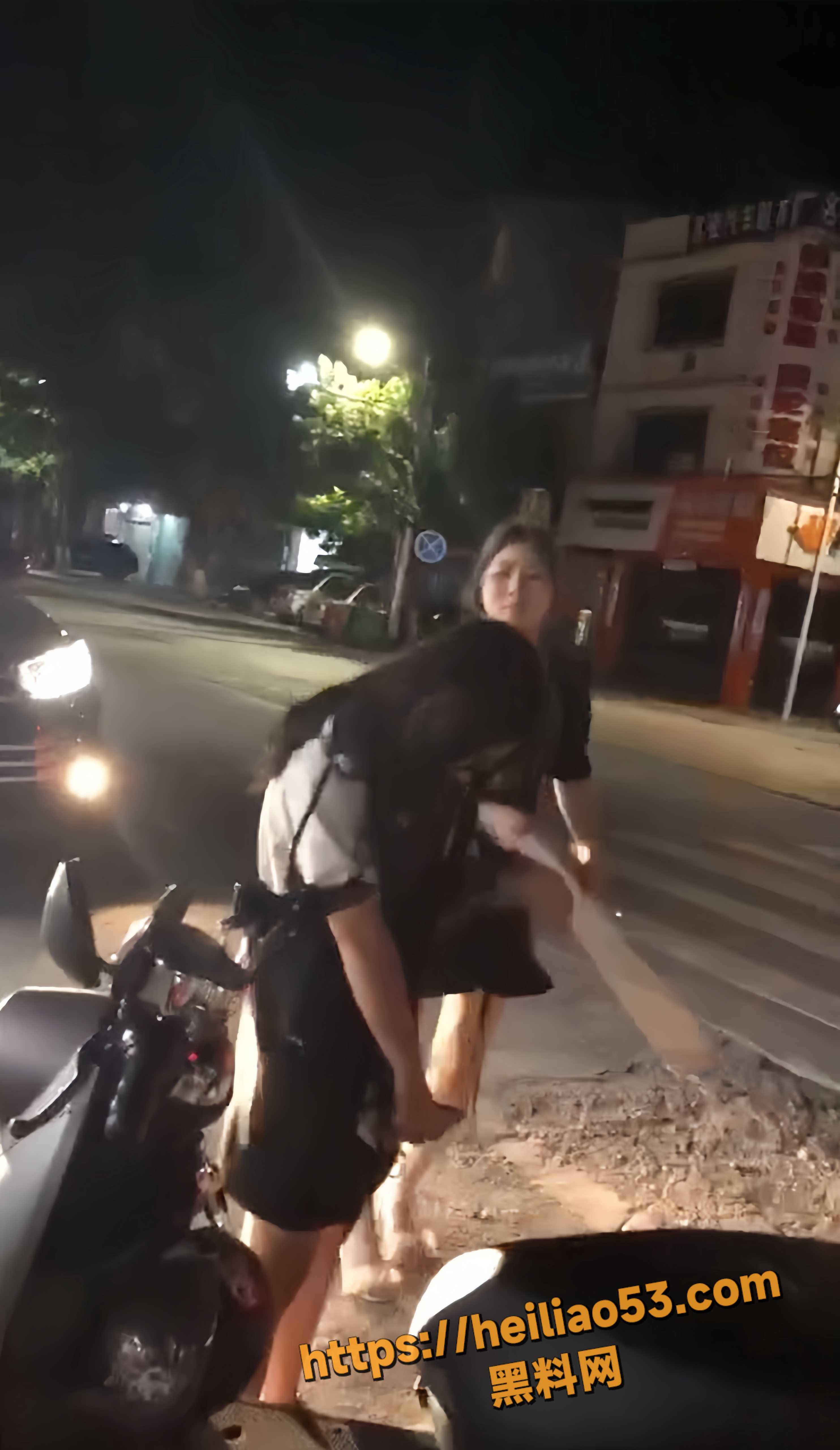 精神小妹打架视频1