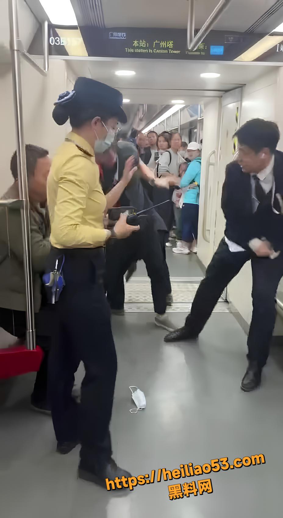 广州地铁打架现场视频2