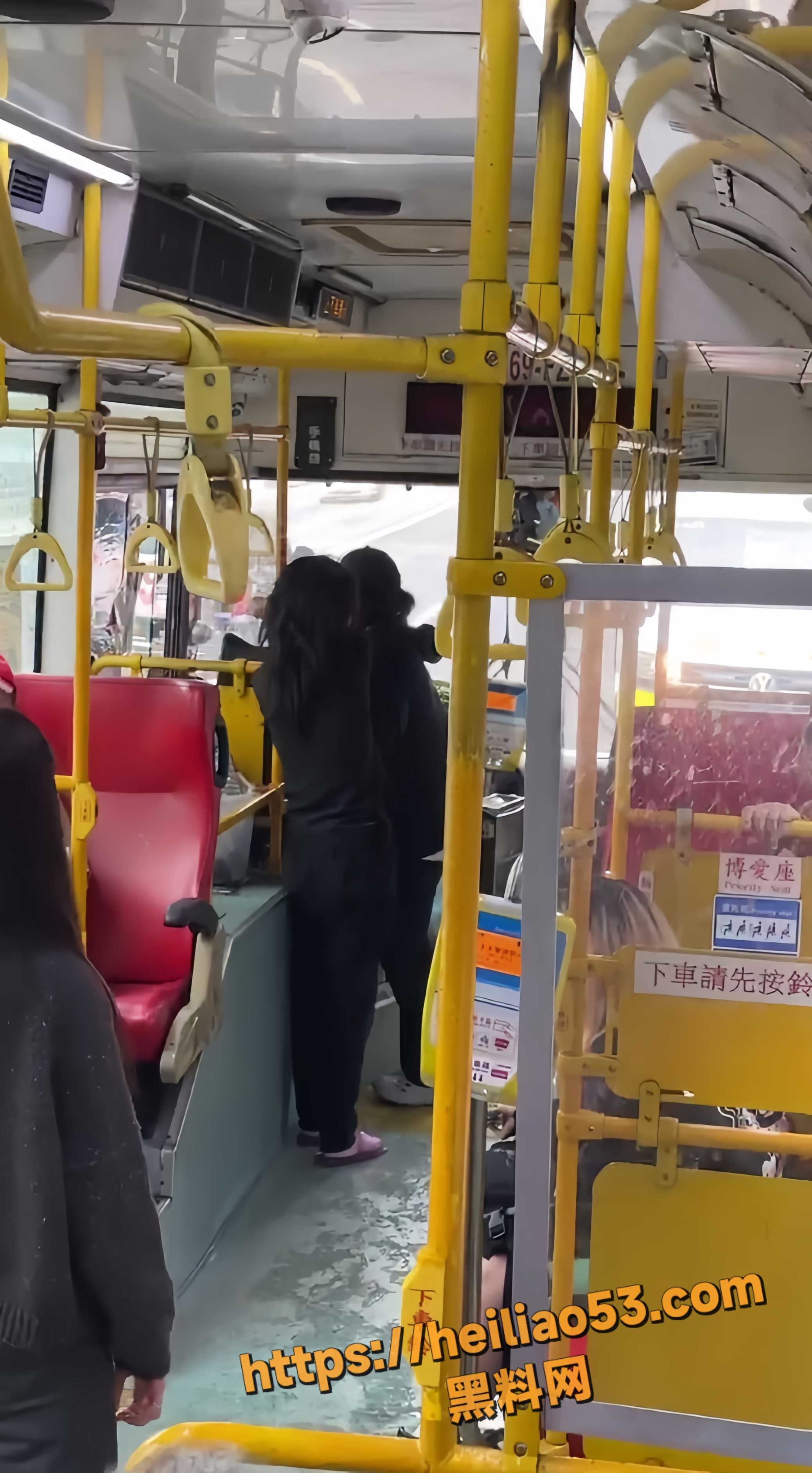 台北682线路公交车1