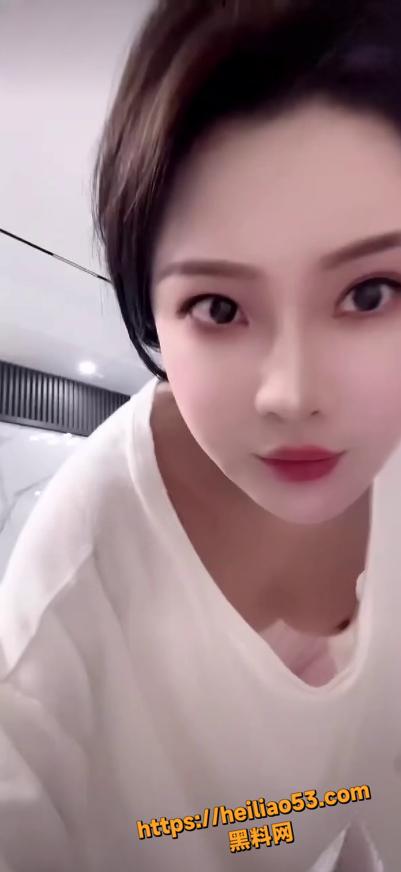 抖音主播走光闪现资源2