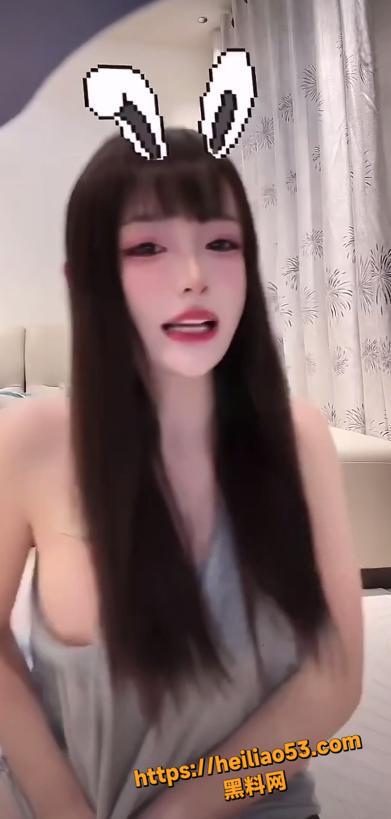 美女主播擦边走光合集3