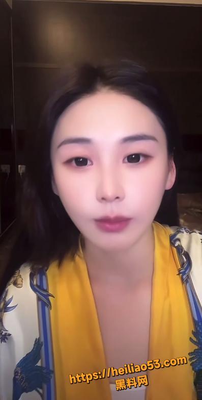 美乳翘臀4