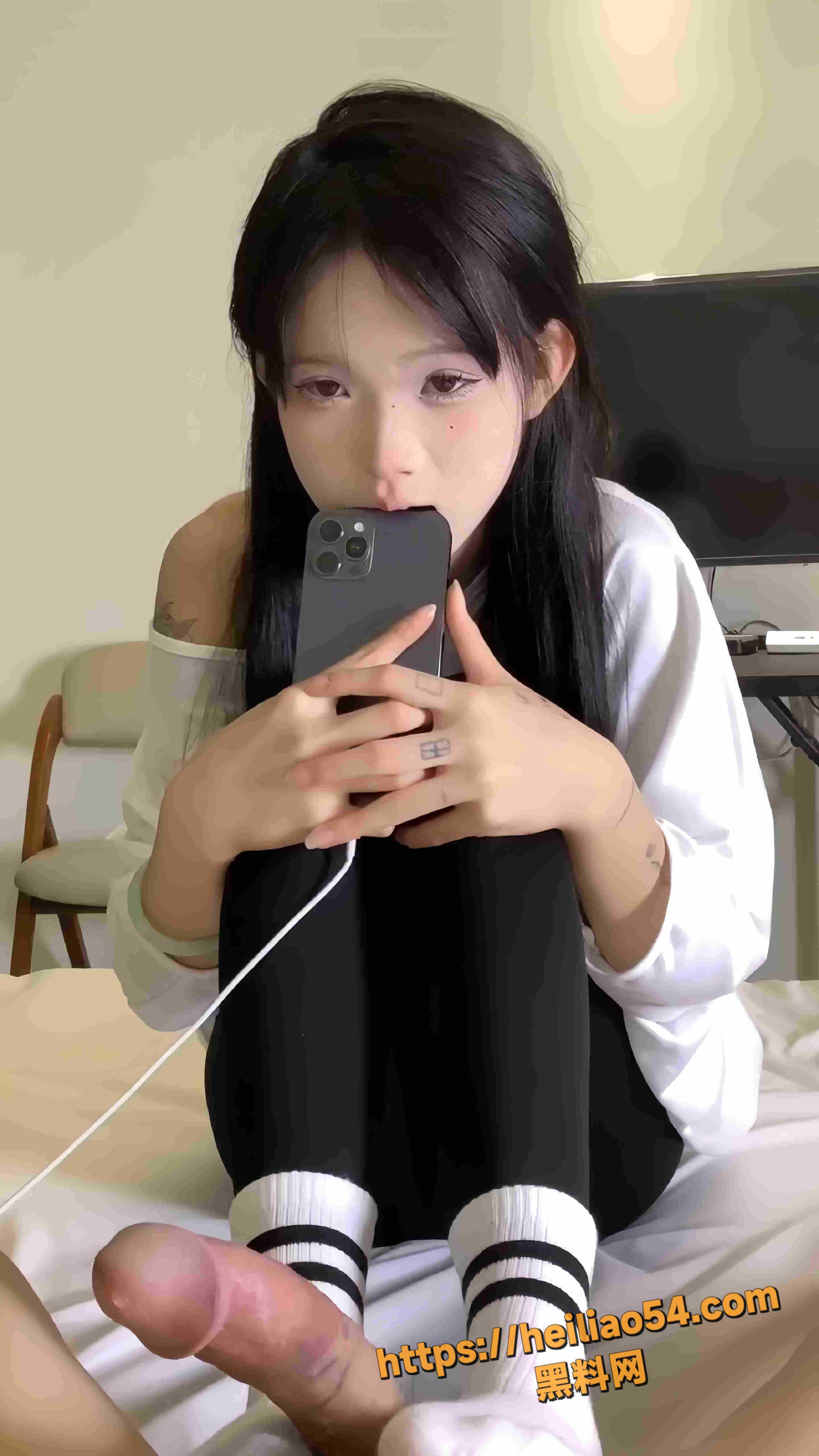 洛丽踏迹约炮足交视频1