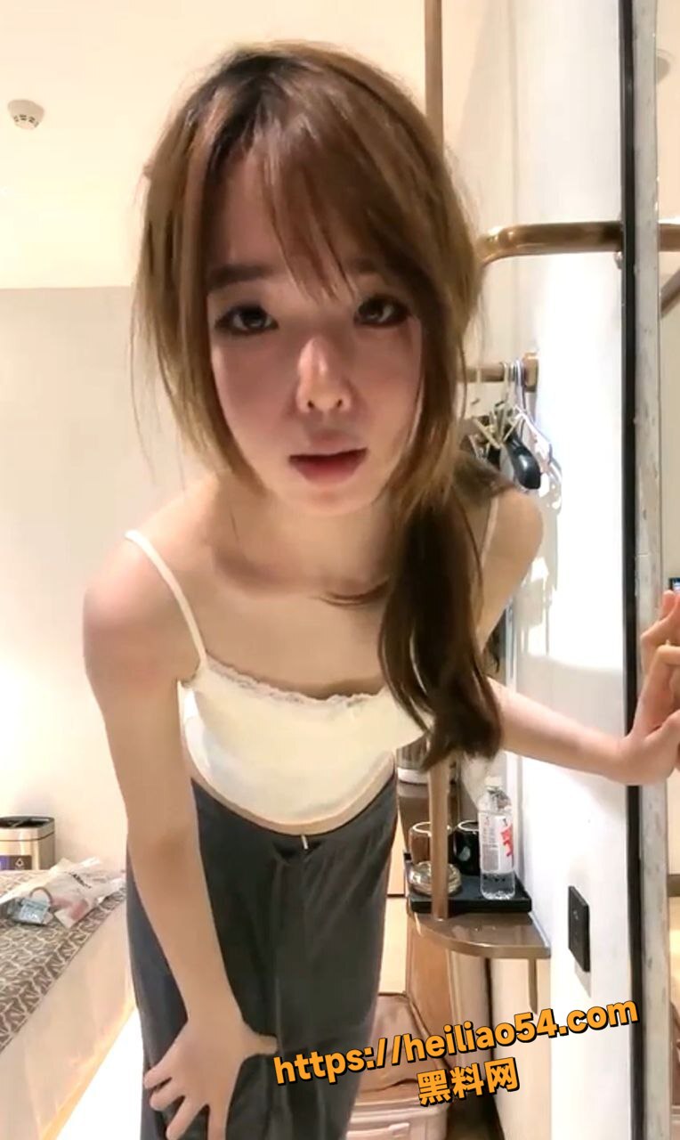 张雪柔处女小穴高清自拍1