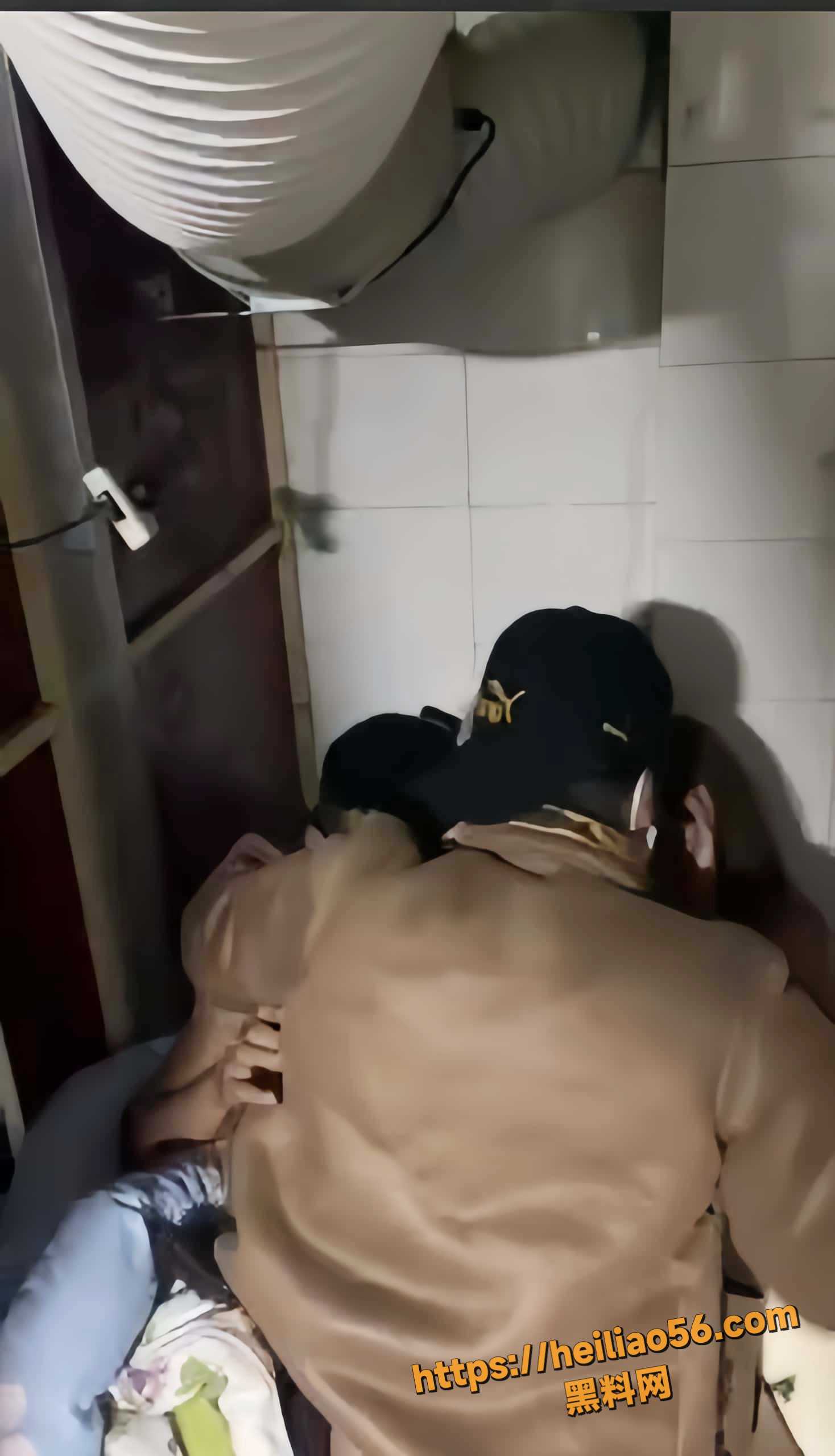 藏族大哥放牛回家抓奸2