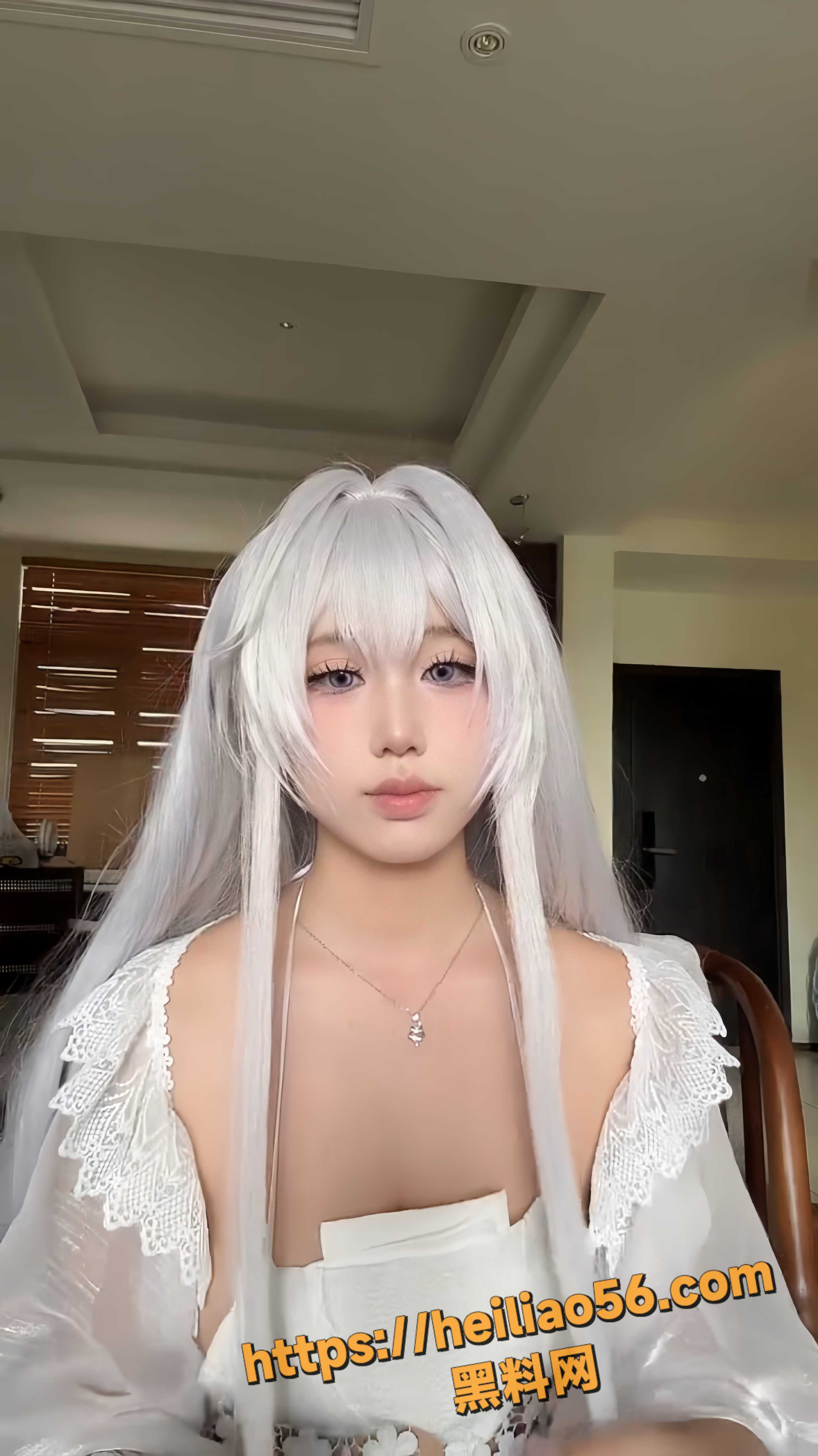 美乳翘臀5