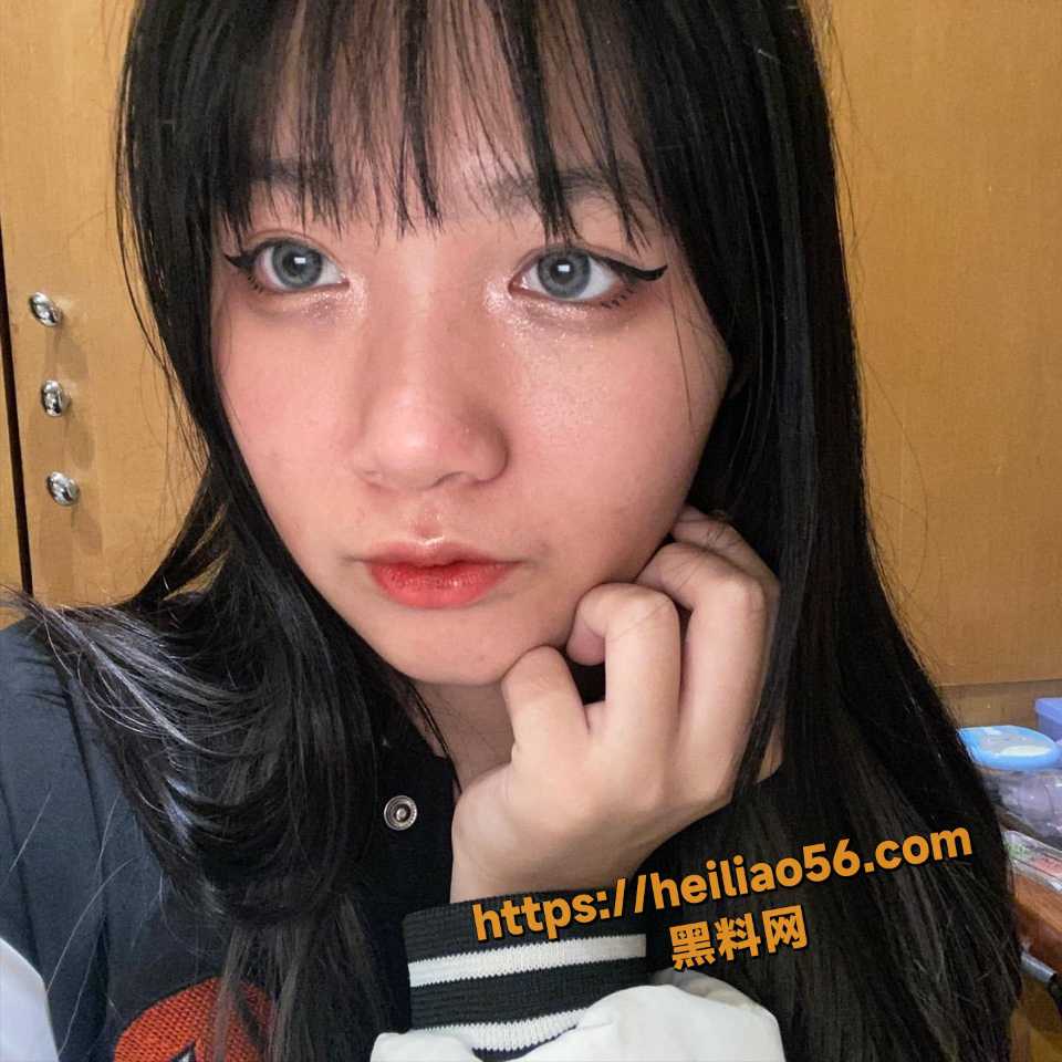 学生妹语婧不雅视频流出1