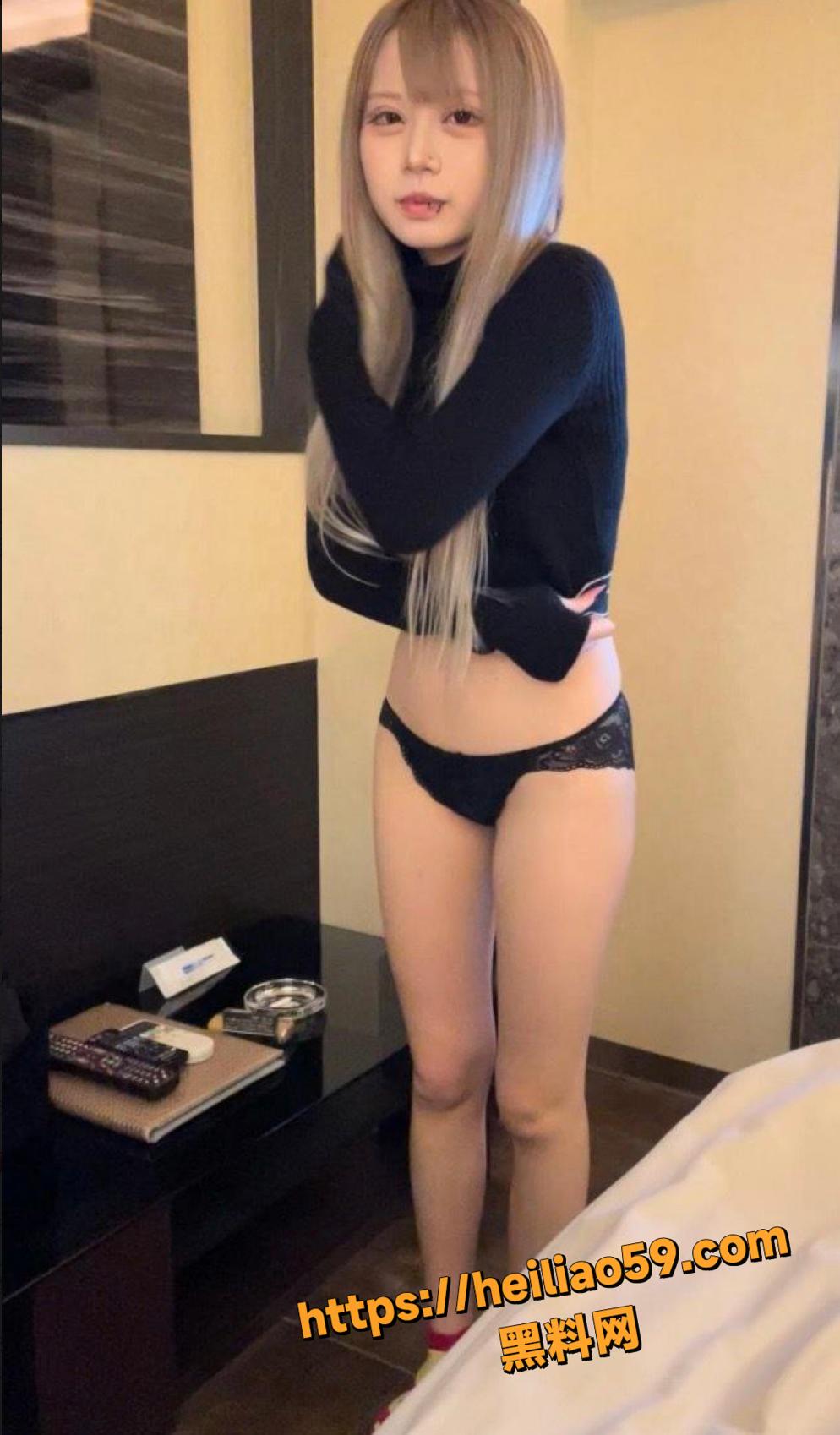 美乳翘臀4