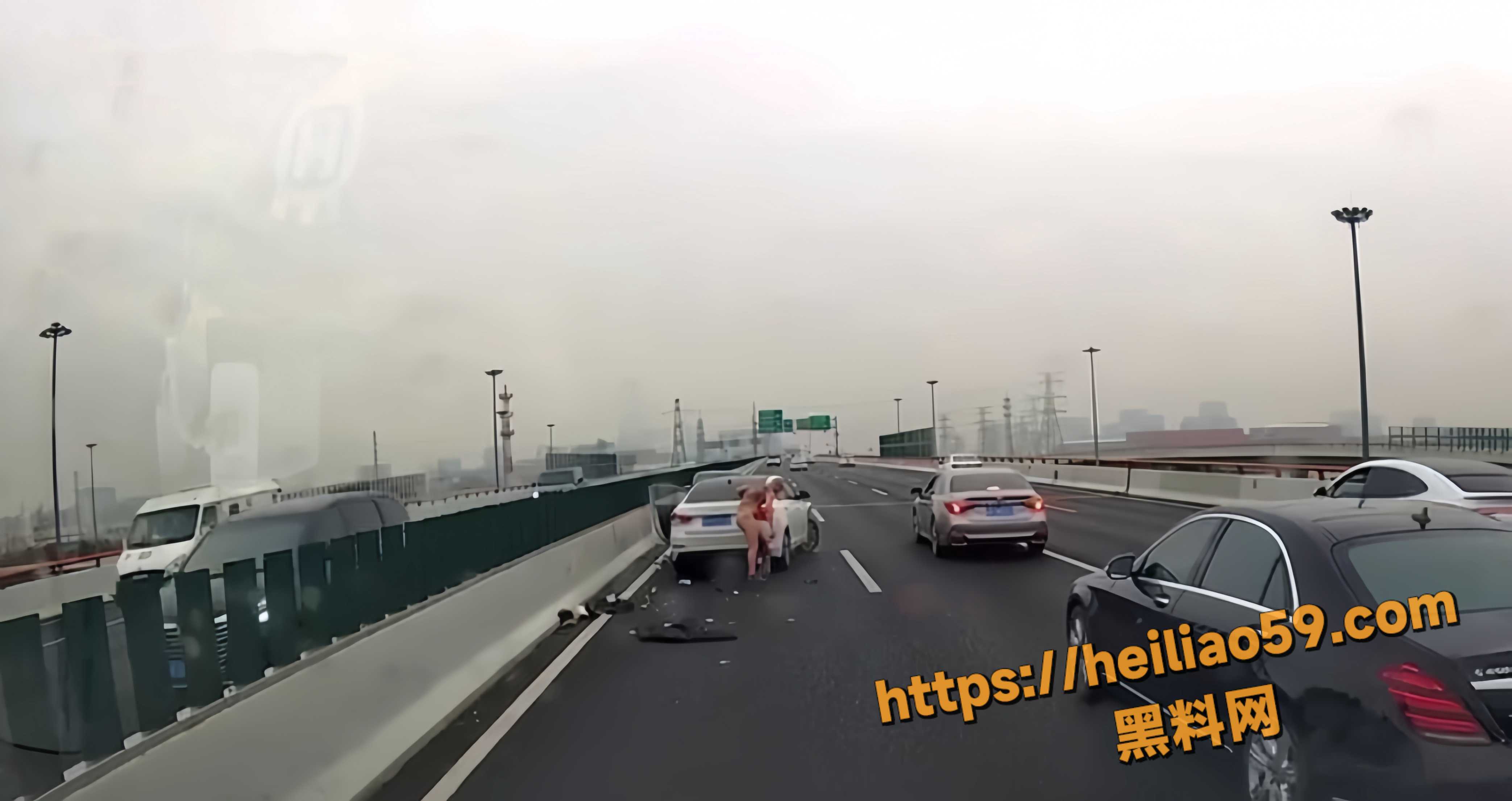 撕人民币4