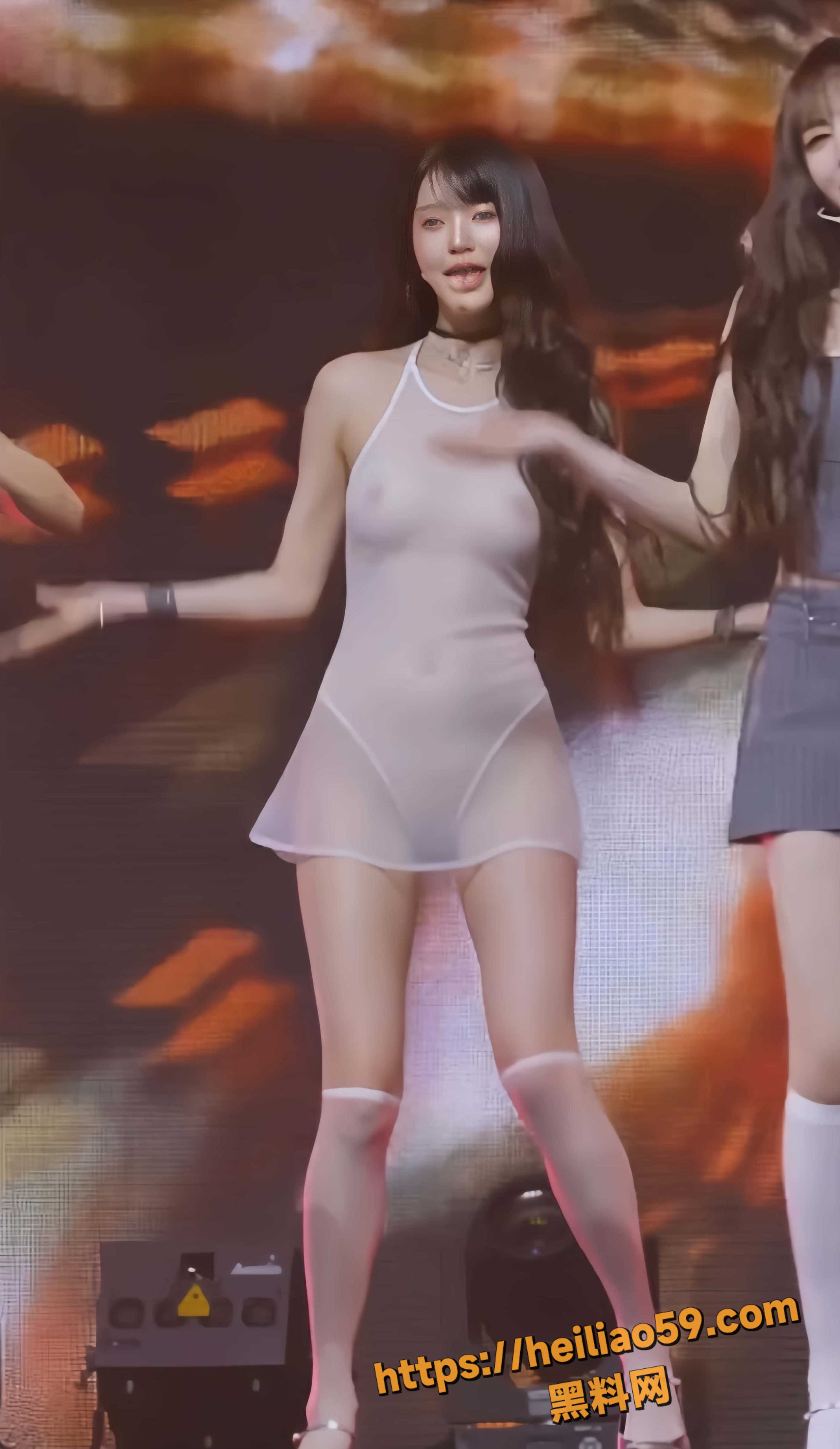 美乳翘臀4