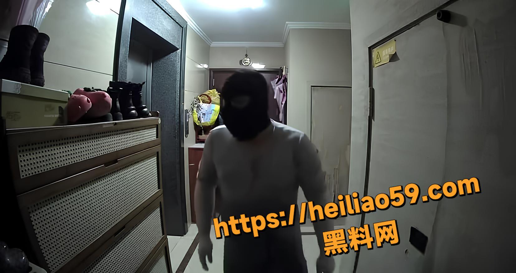 奇葩变态男偷鞋打飞机3