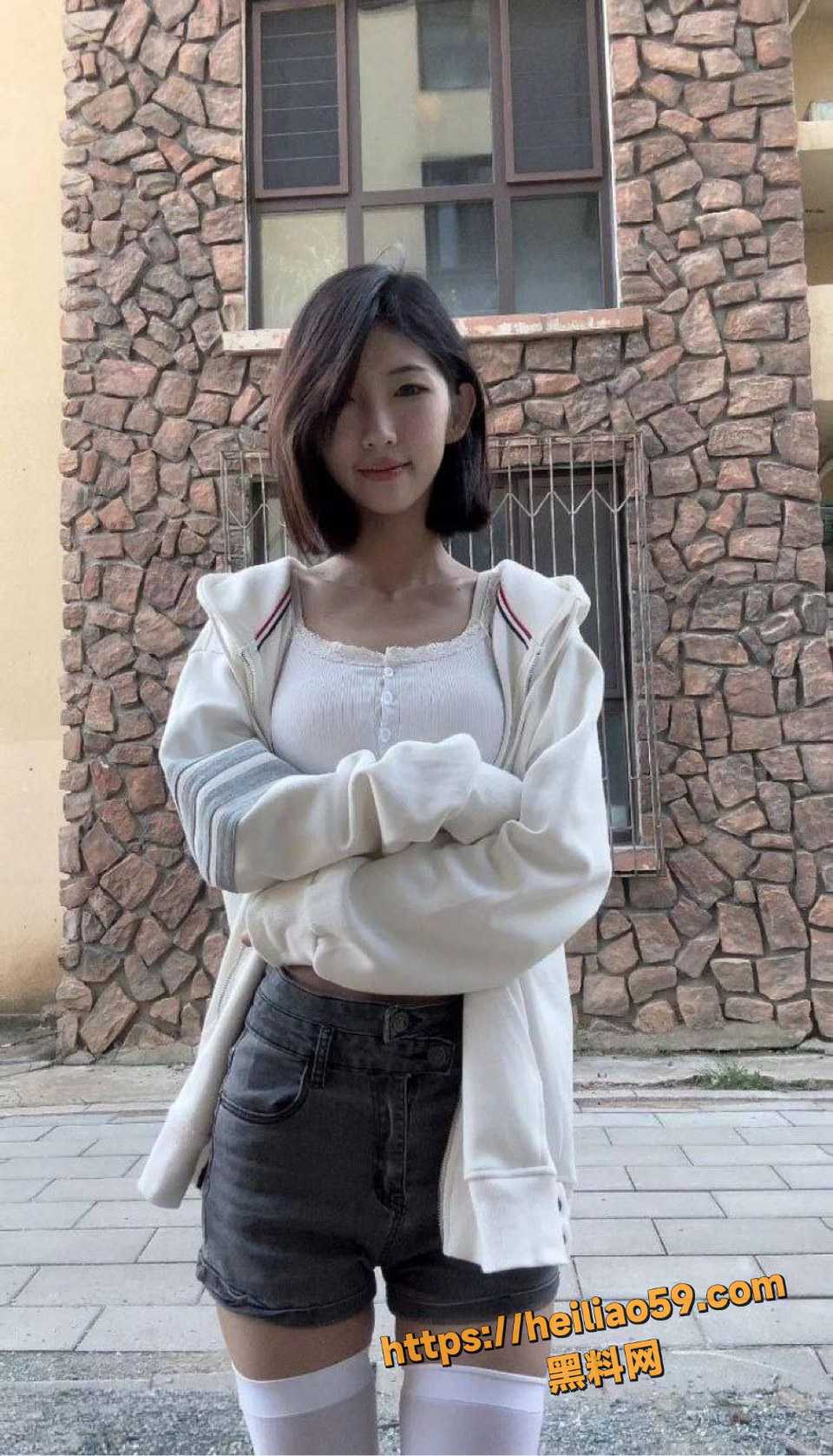 行简复出厕所捅屁眼自慰视频3