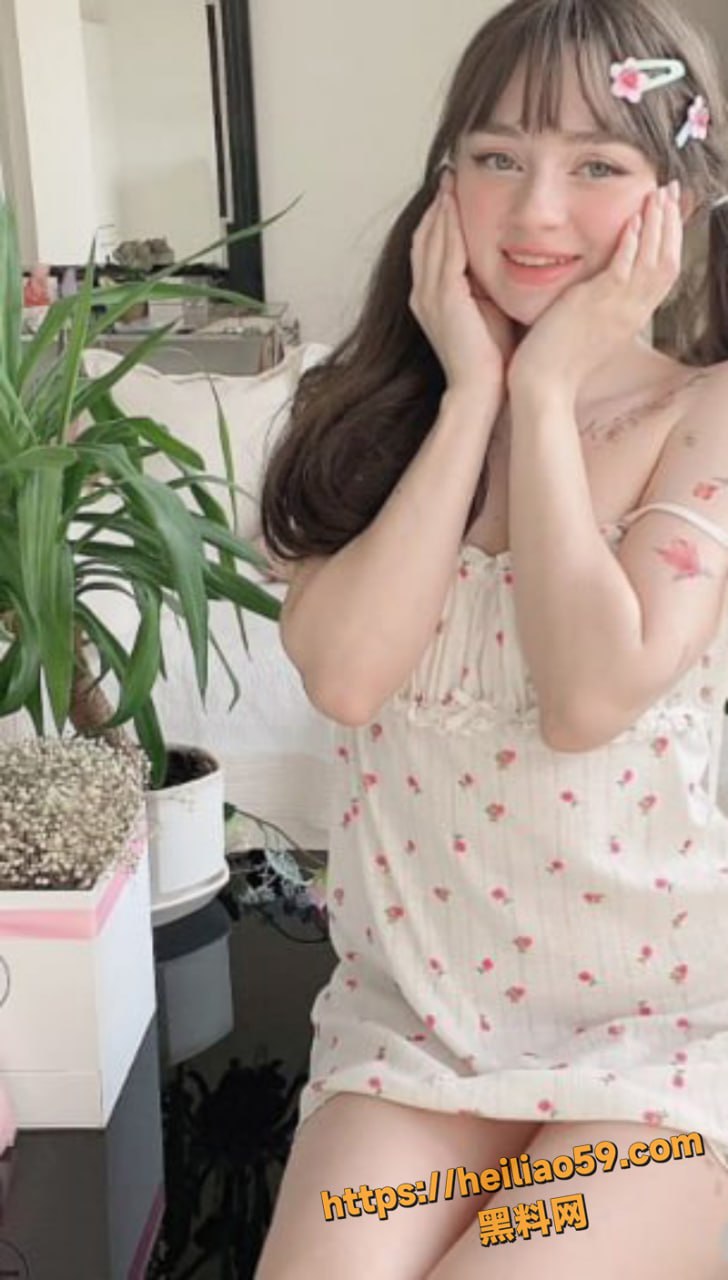 双马尾甜妹自慰喷水