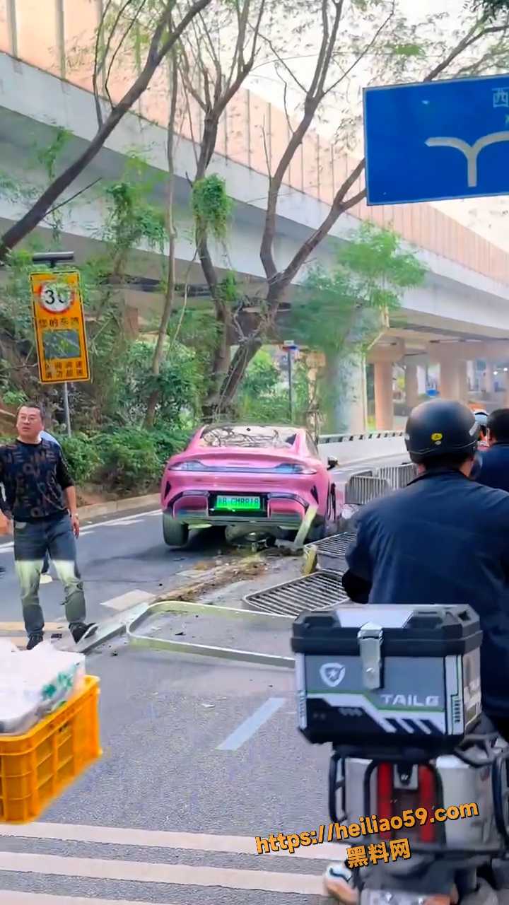 小米汽车车祸视频合集