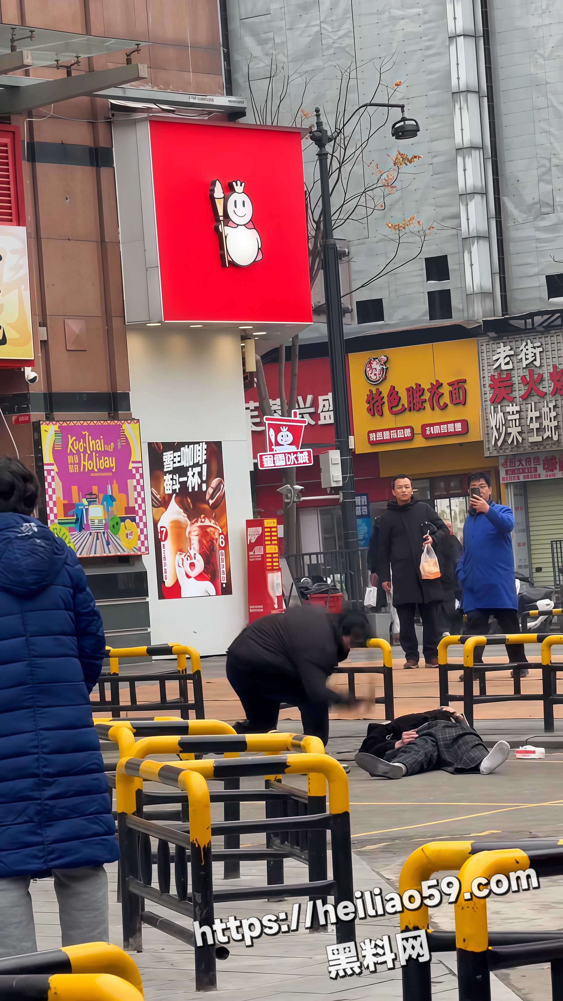 武汉男子锤子砸人事件3