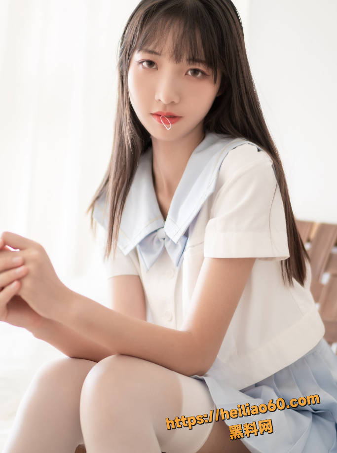 清纯嫩模自慰潮吹视频