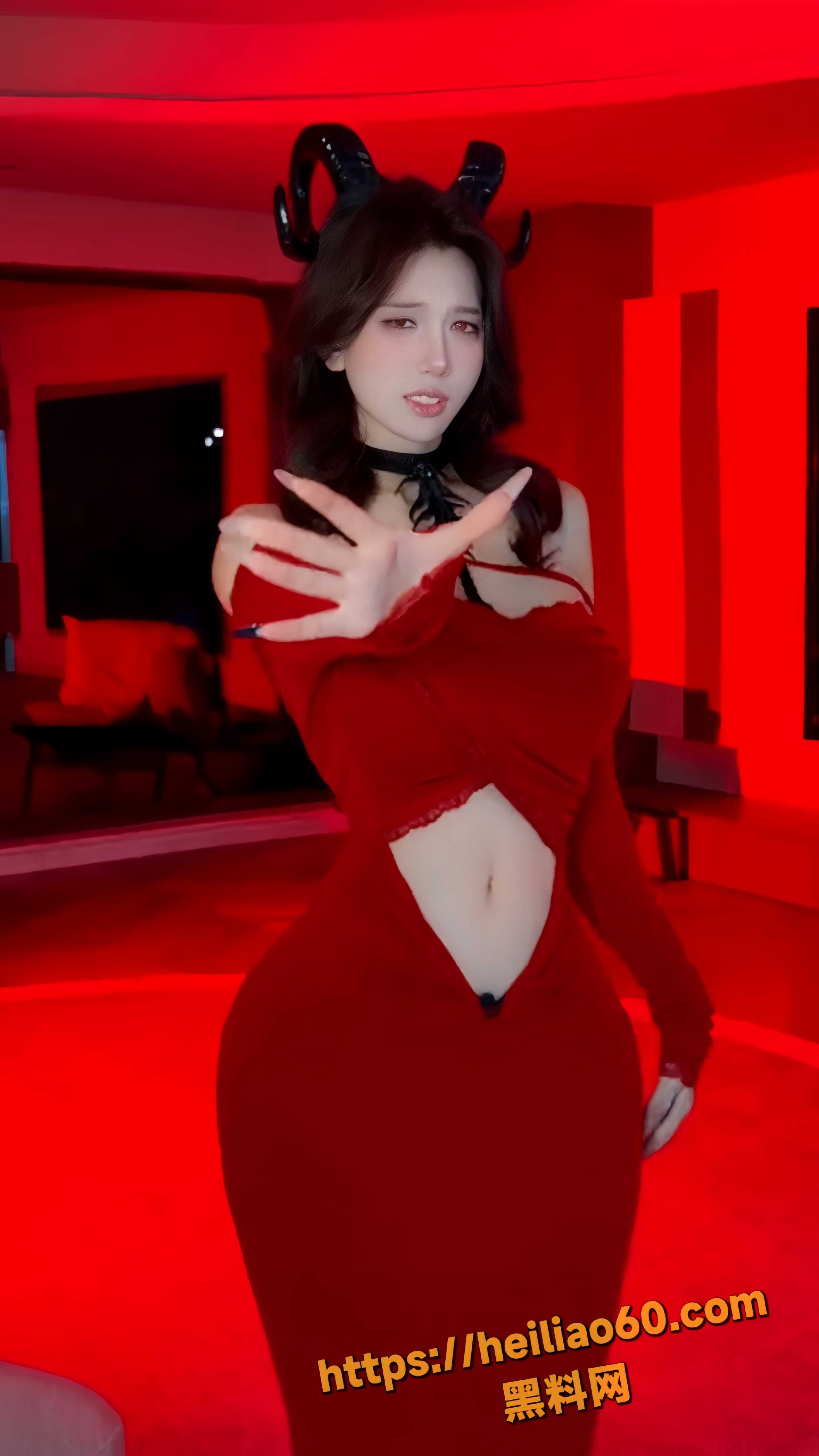 网红美女颜料变装秀最新视频 2