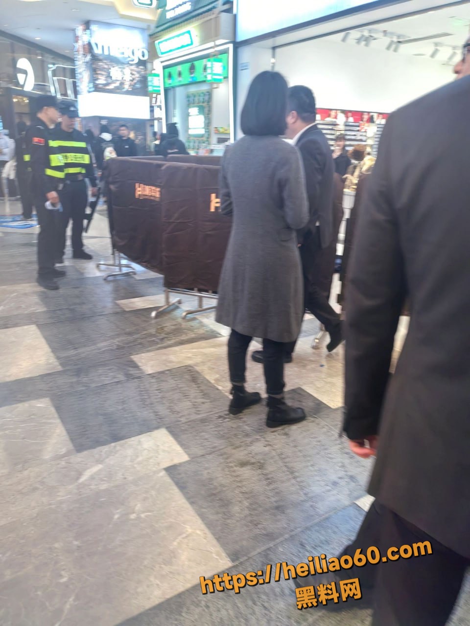 航洋城商场血案嫌疑人已被控制2