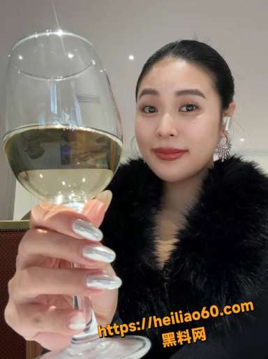 嫖客与卖淫女的闹剧15